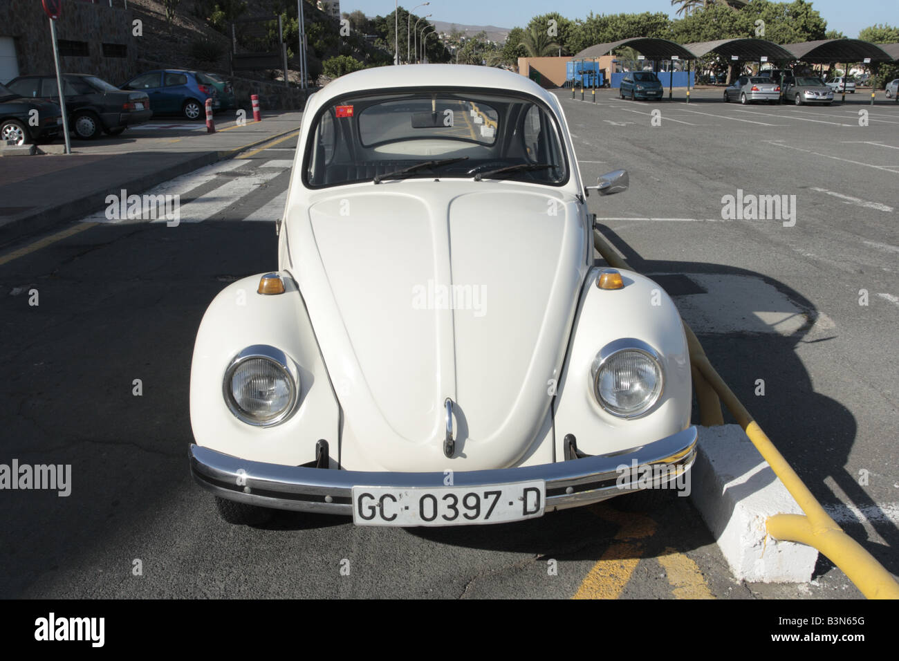 VW Käfer parkte in Maspalomas Gran Canaria Kanaren Spanien Stockfoto