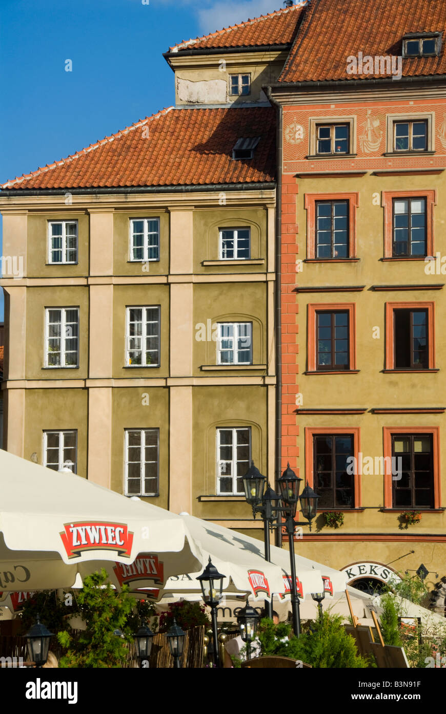 Cafe Sonnenschirme in Warschau Altstädter Ring Stockfoto