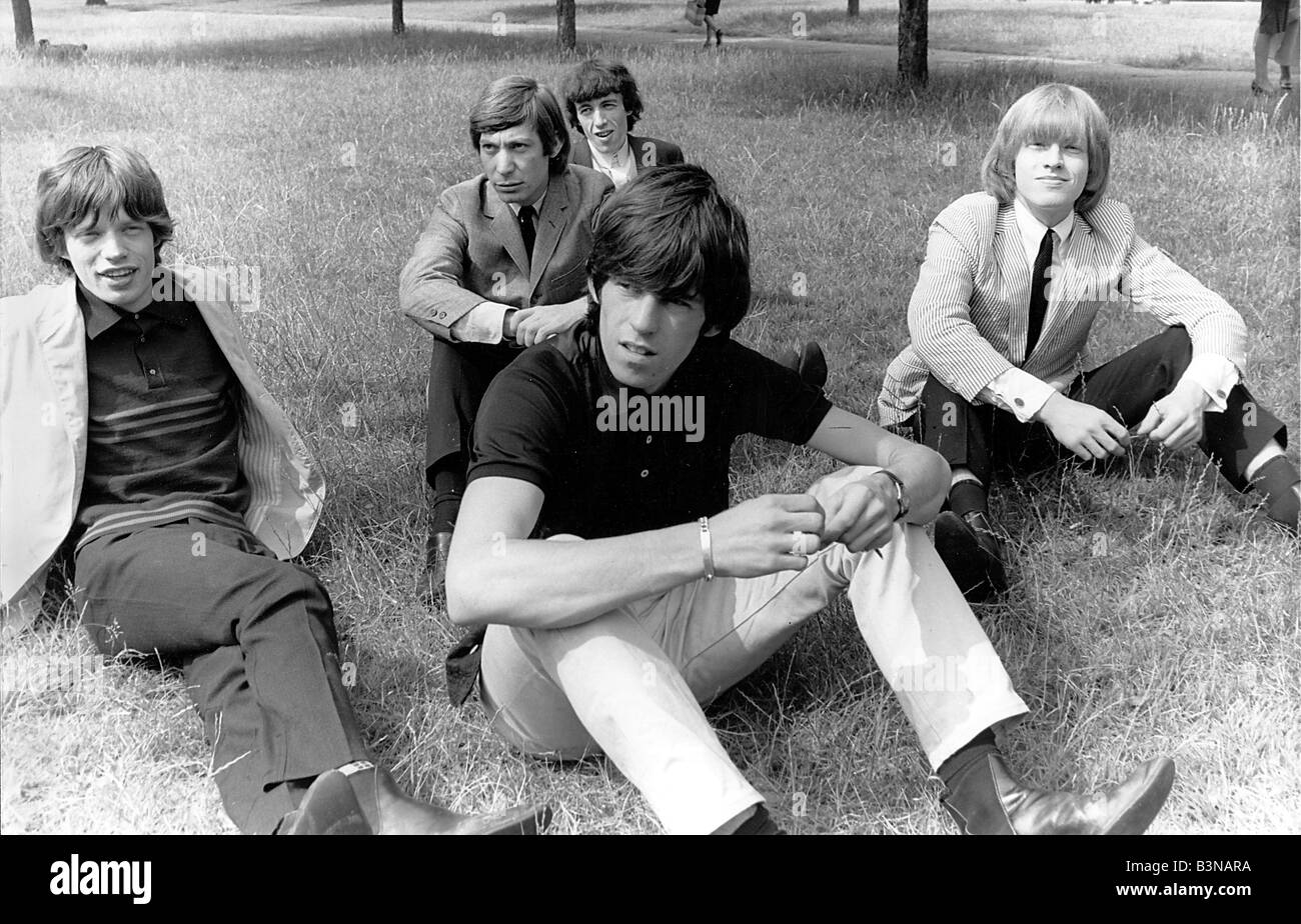 Brian jones rolling stones 1965 Fotos und Bildmaterial in hoher