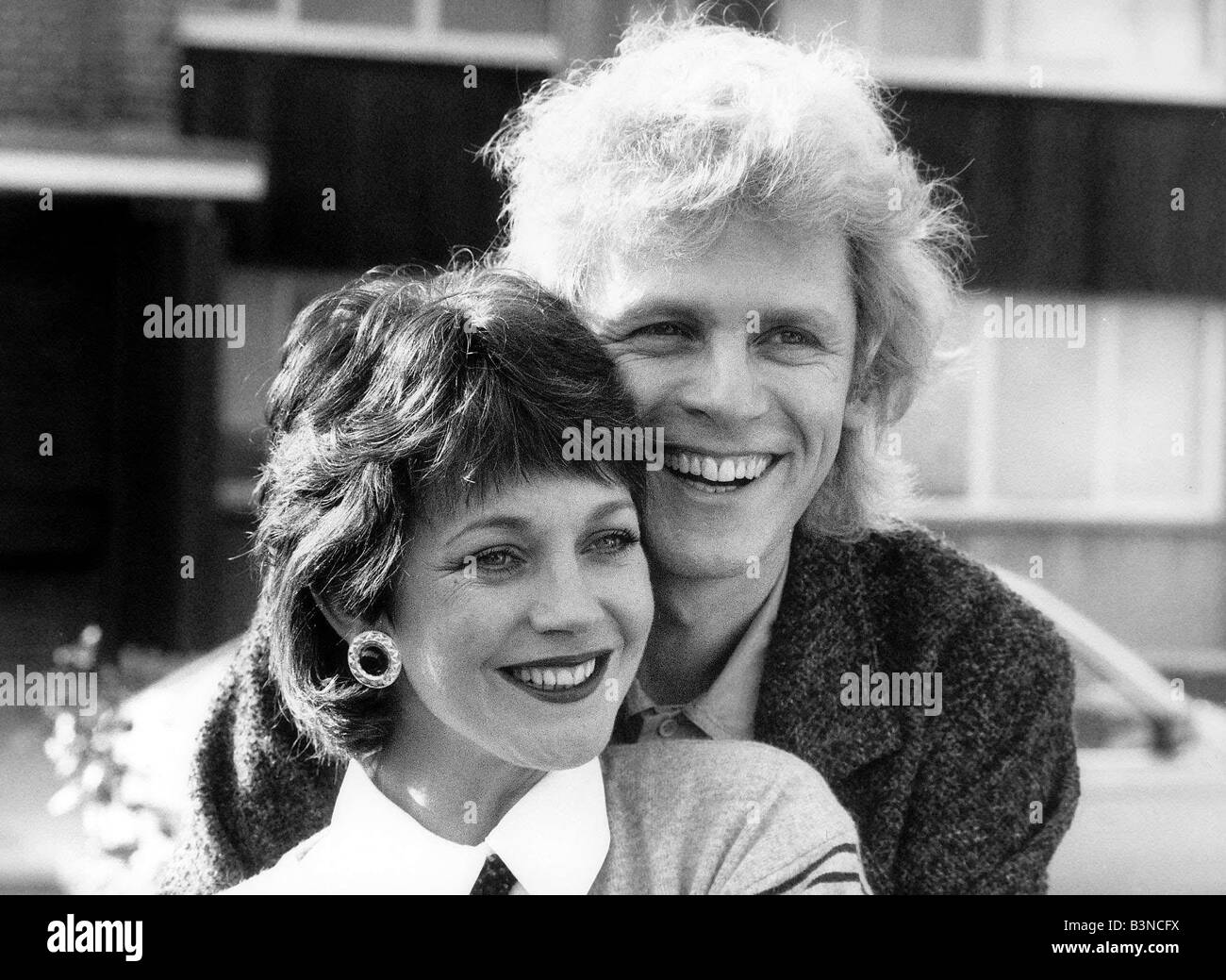 Paul Nicholas Actor mit Jan Francis die Hauptrolle in dem TV-Programm nur gute Freunde Mirrorpix Stockfoto