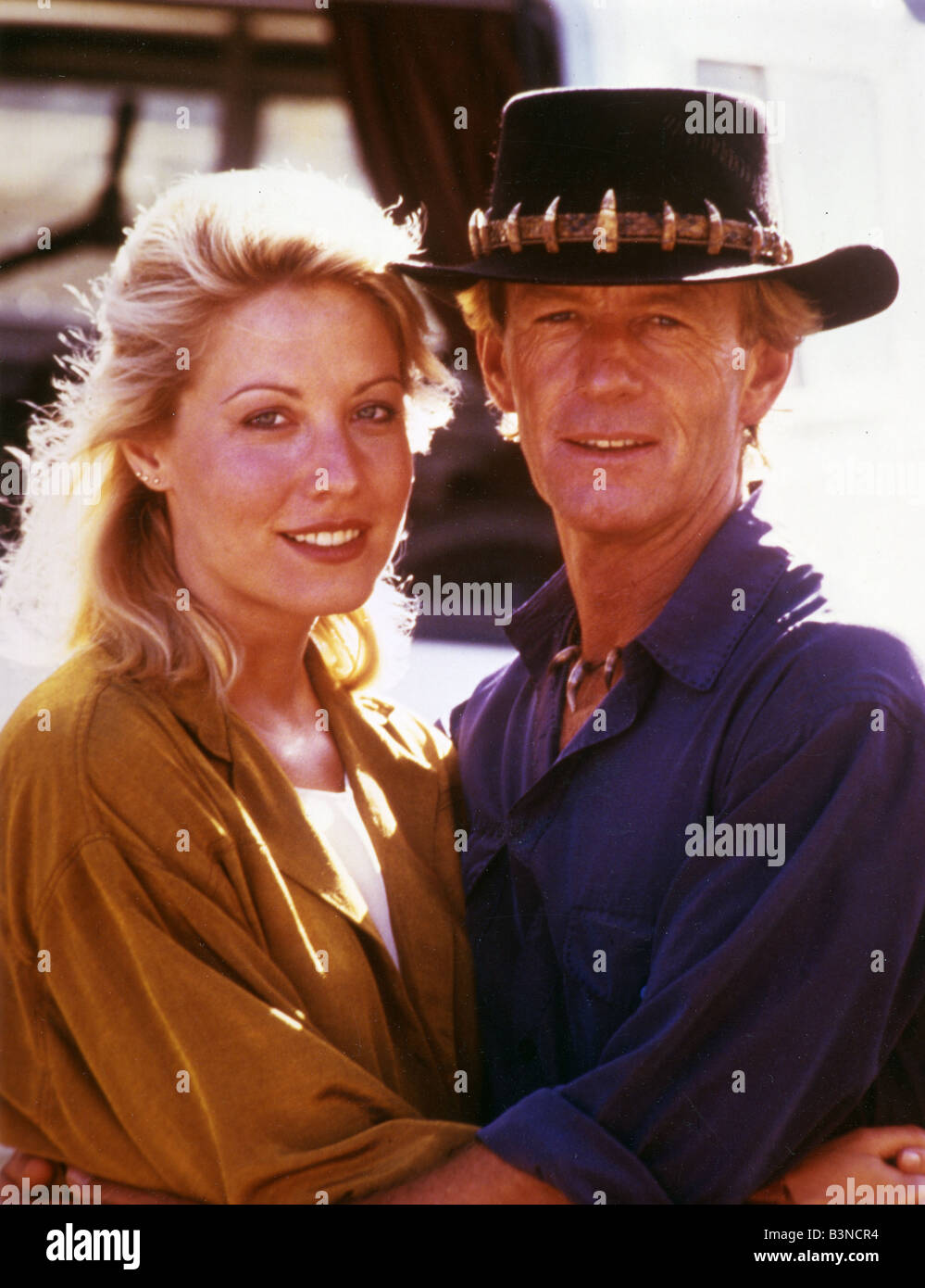 Überragender Film CROCODILE DUNDEE 1986 mit Paul Hogan und Linda Koslowski Stockfoto