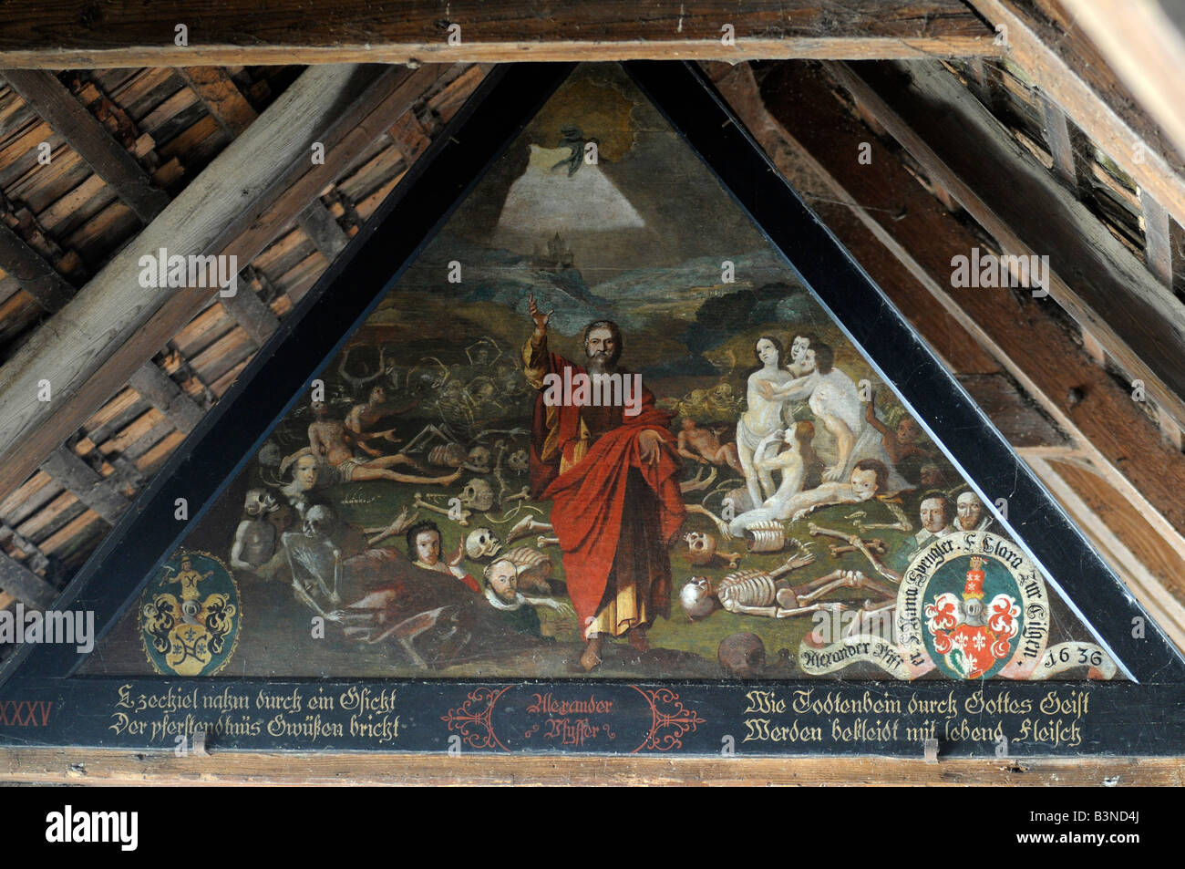 Eine grafische Beschreibung des Todes und religiöse Motive auf einem Gemälde in die hölzerne Kapellbrücke in Luzern. Stockfoto