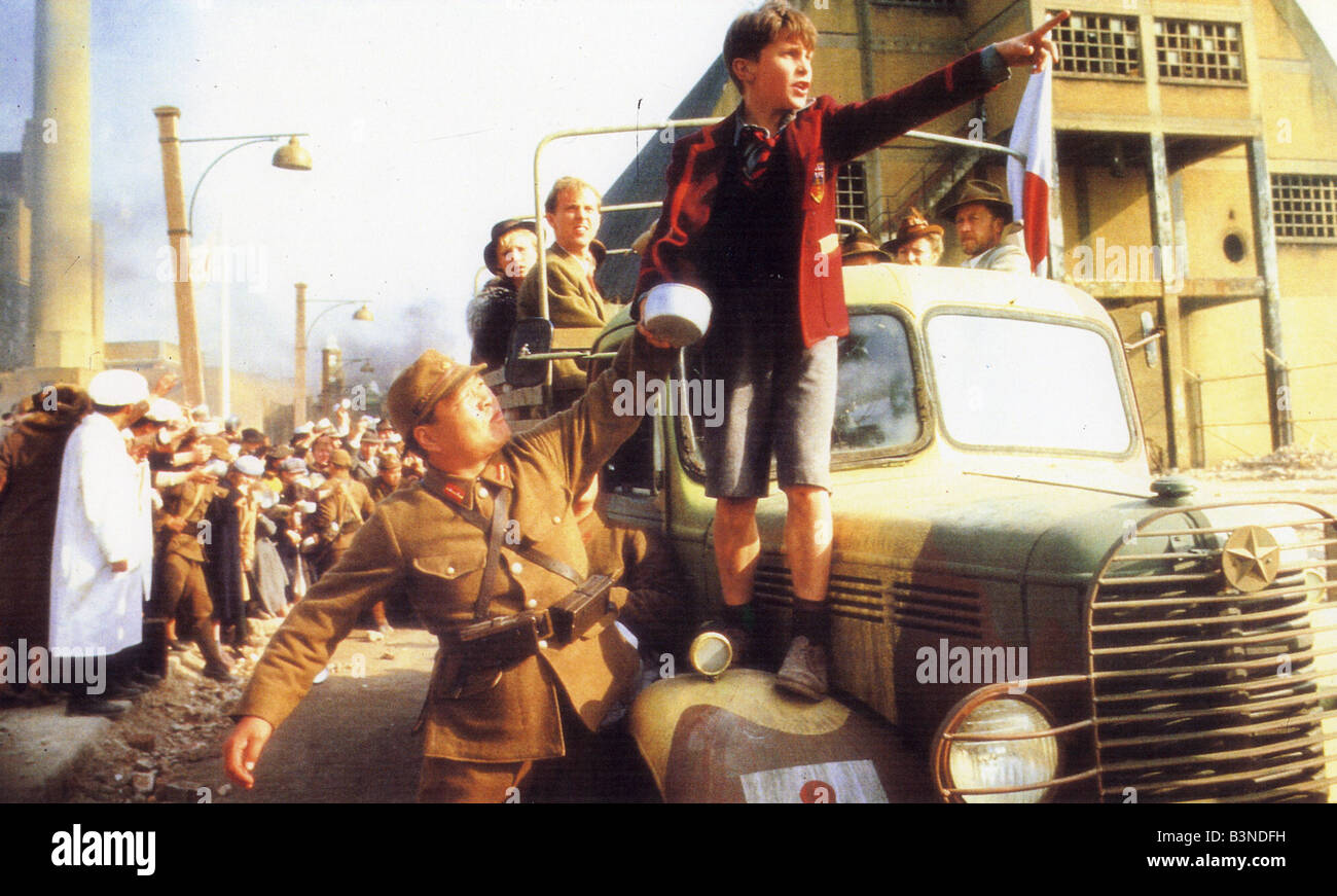 EMPIRE OF THE SUN 1987 Robert Shapiro-Film mit Christian Bale Stockfoto
