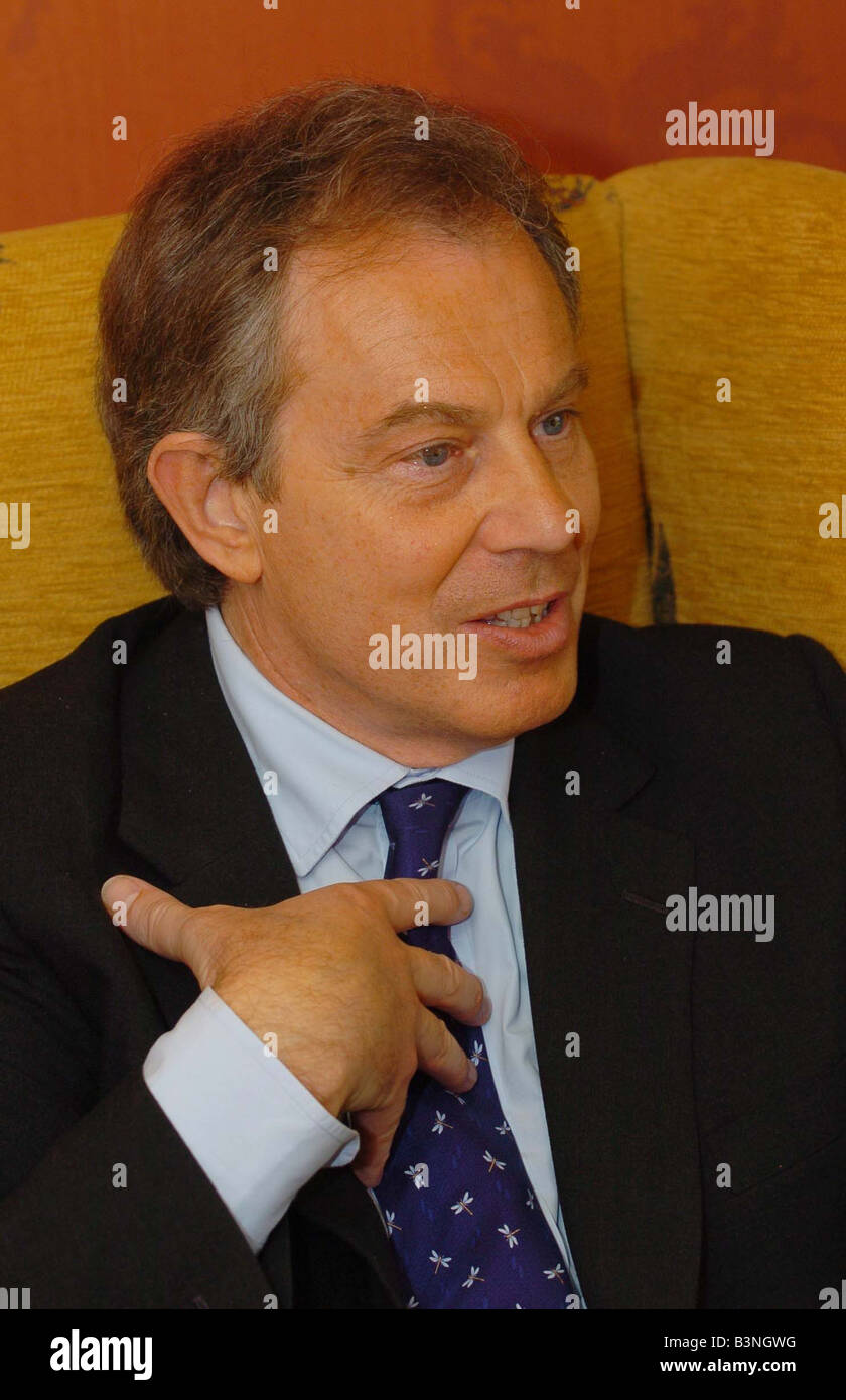 Nigel Nelson interviewt den Premierminister Tony Blair April 2005 Stockfoto