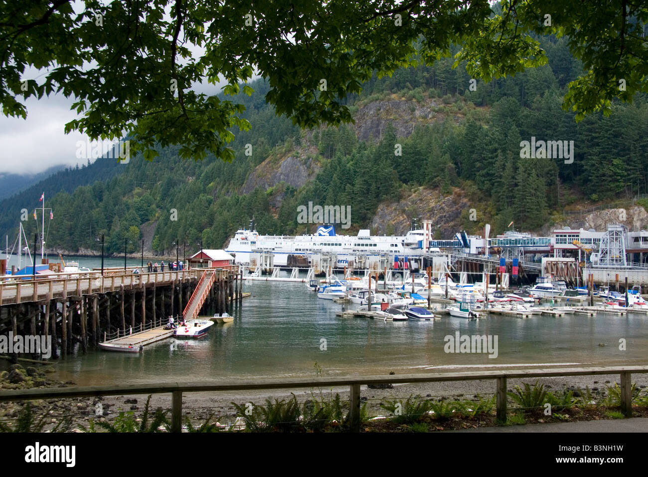 BC Fähren und Boote angedockt am Horseshoe Bay in West Vancouver British Columbia Kanada Stockfoto