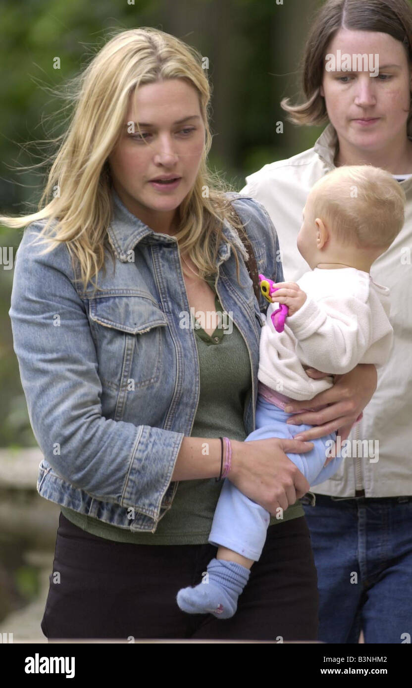 images Kate Winslet Daughter Mia alamy