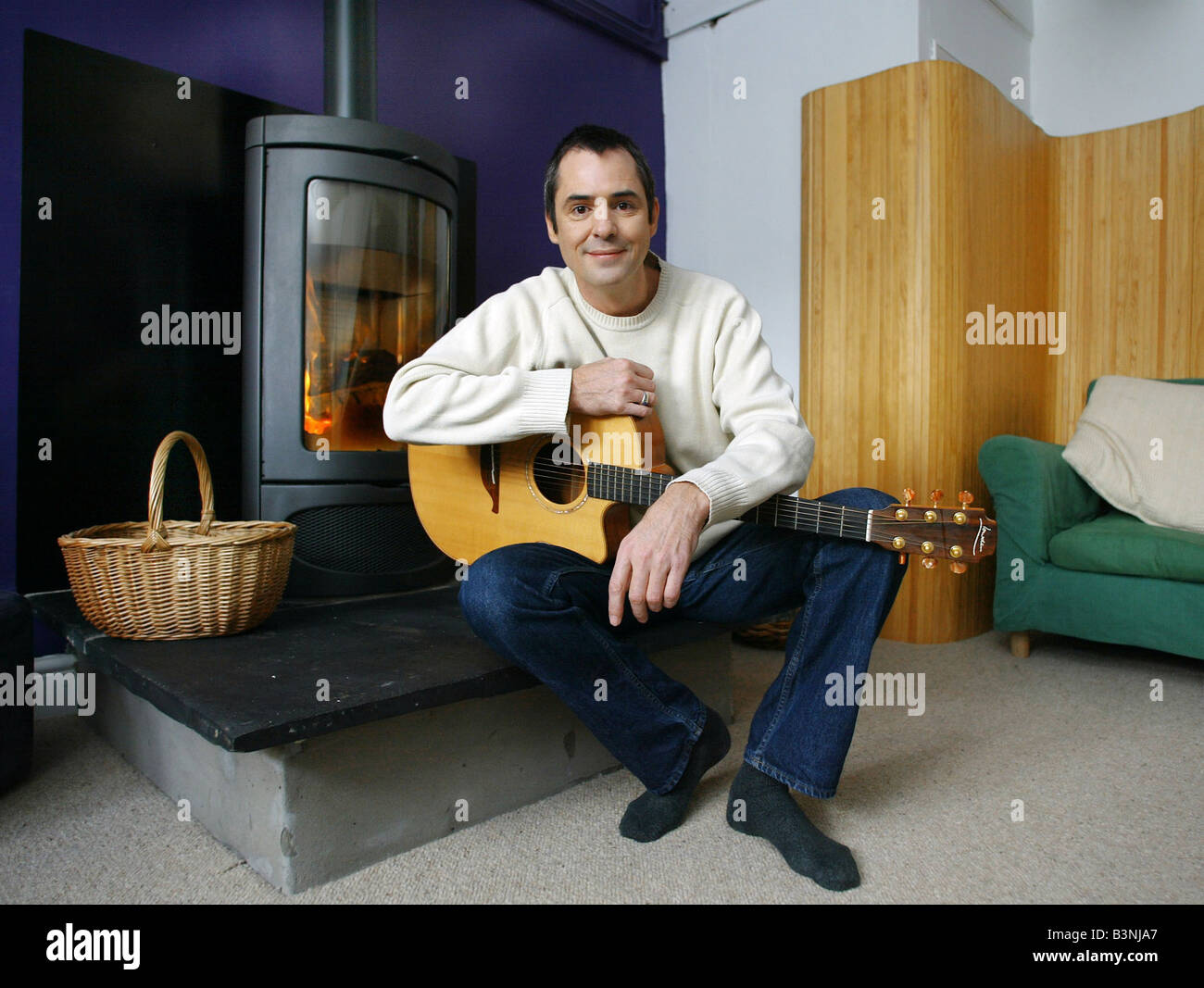 Schauspieler Neil Morrissey auf seinem Hotel November 2002 in Laugharne South Wales Stockfoto