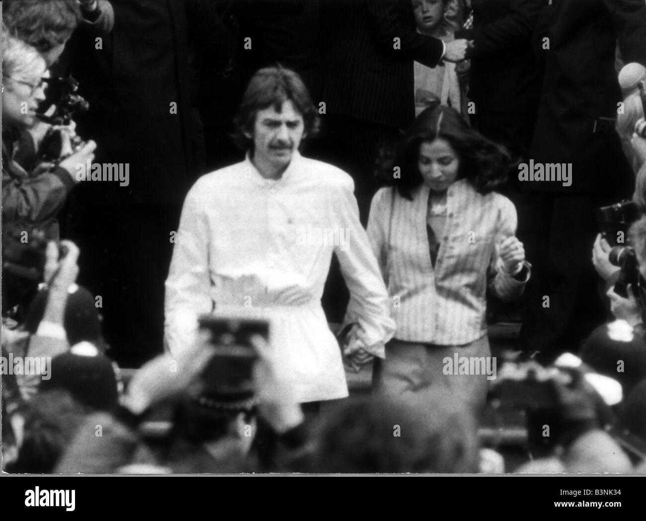 George Harrison und Frau Olivia bei der Hochzeit von Kollegen ex-Beatle Ringo Starr April 1981 Stockfoto