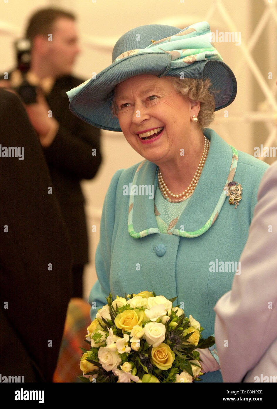 Königin Elizabeth II. Ankunft in George Square treffen Vertreter von Glasgow Stockfoto