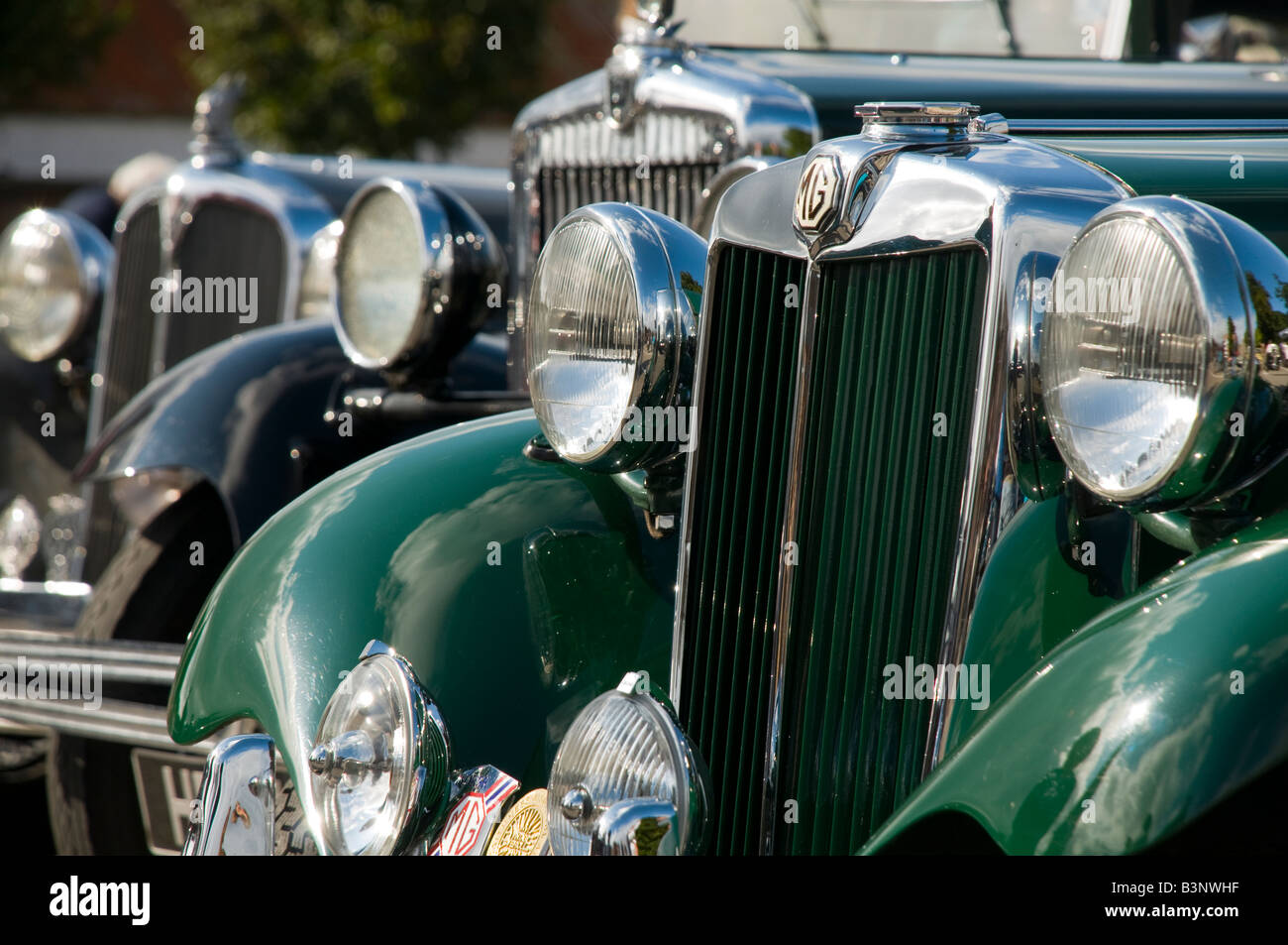 Oldtimer Vintage MG, Rover und Morris zeigt Heizkörper Features und Radkästen Stockfoto