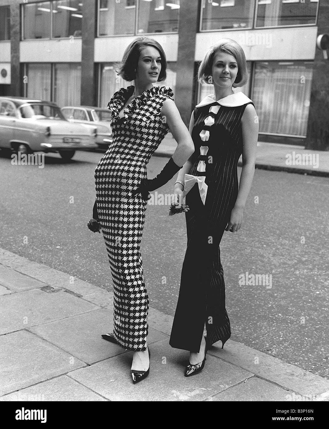 Fashion sixties fashion 60s fashion -Fotos und -Bildmaterial in hoher  Auflösung – Alamy