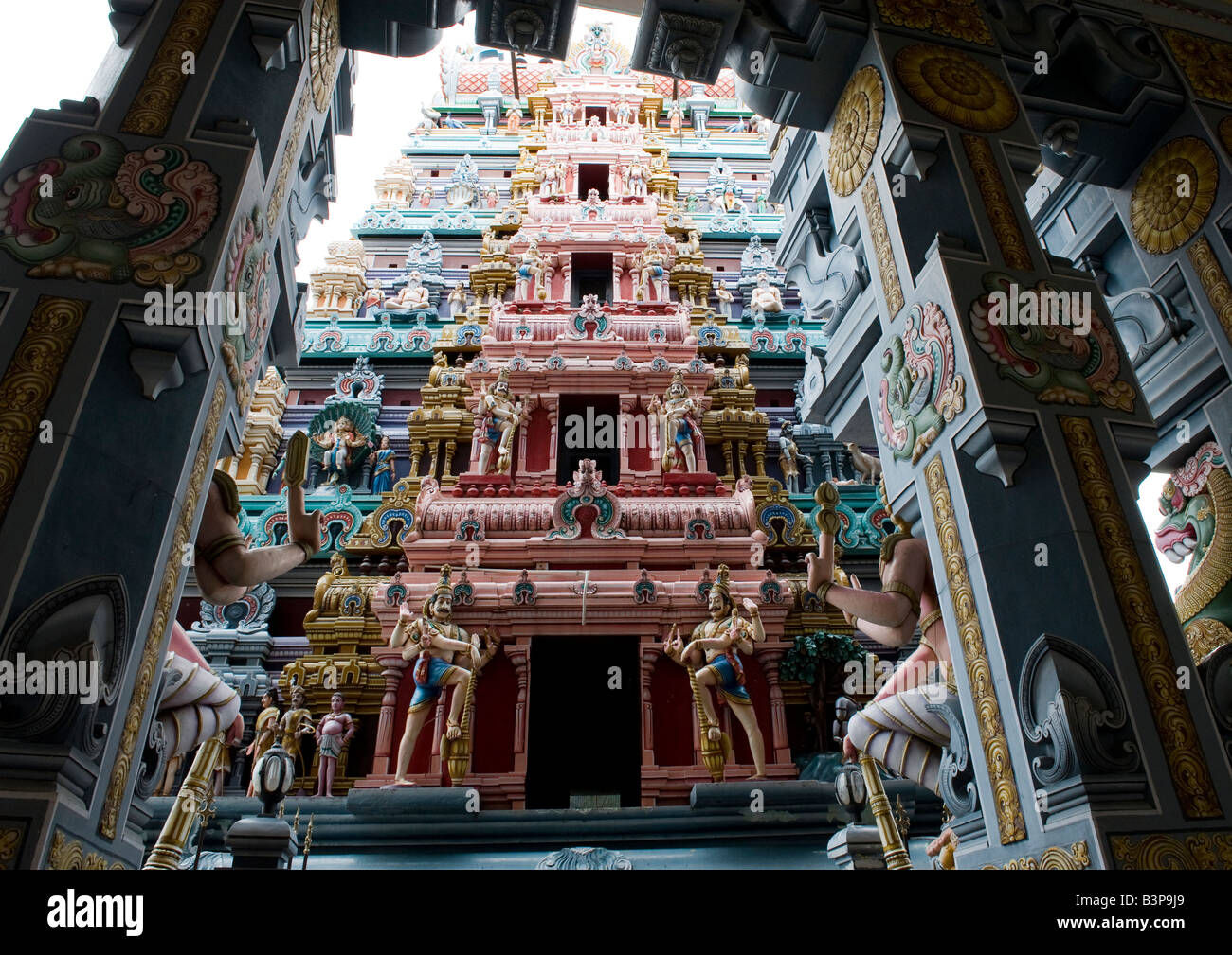 Murugan Tempel, in der Nähe von Visharam auf der Autobahn nach Chennai, ist ein wichtiger Ort der Verehrung für Hindu-Pilger und Touristen. Stockfoto