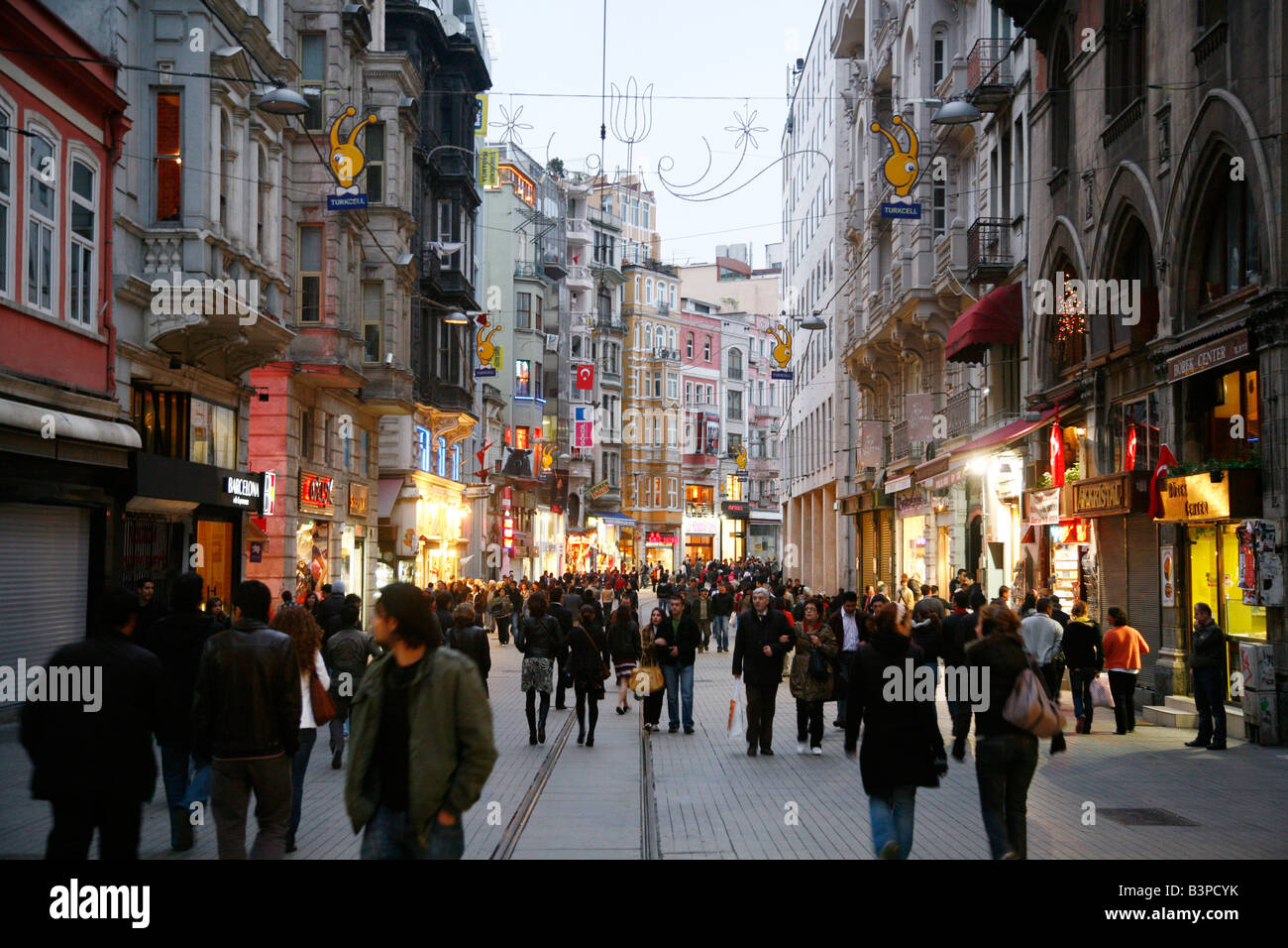 Mai 2008 - Istiklal Caddesi Istanbul s Haupteinkaufsstraße in Beyoglu Viertel Istanbul Türkei Stockfoto