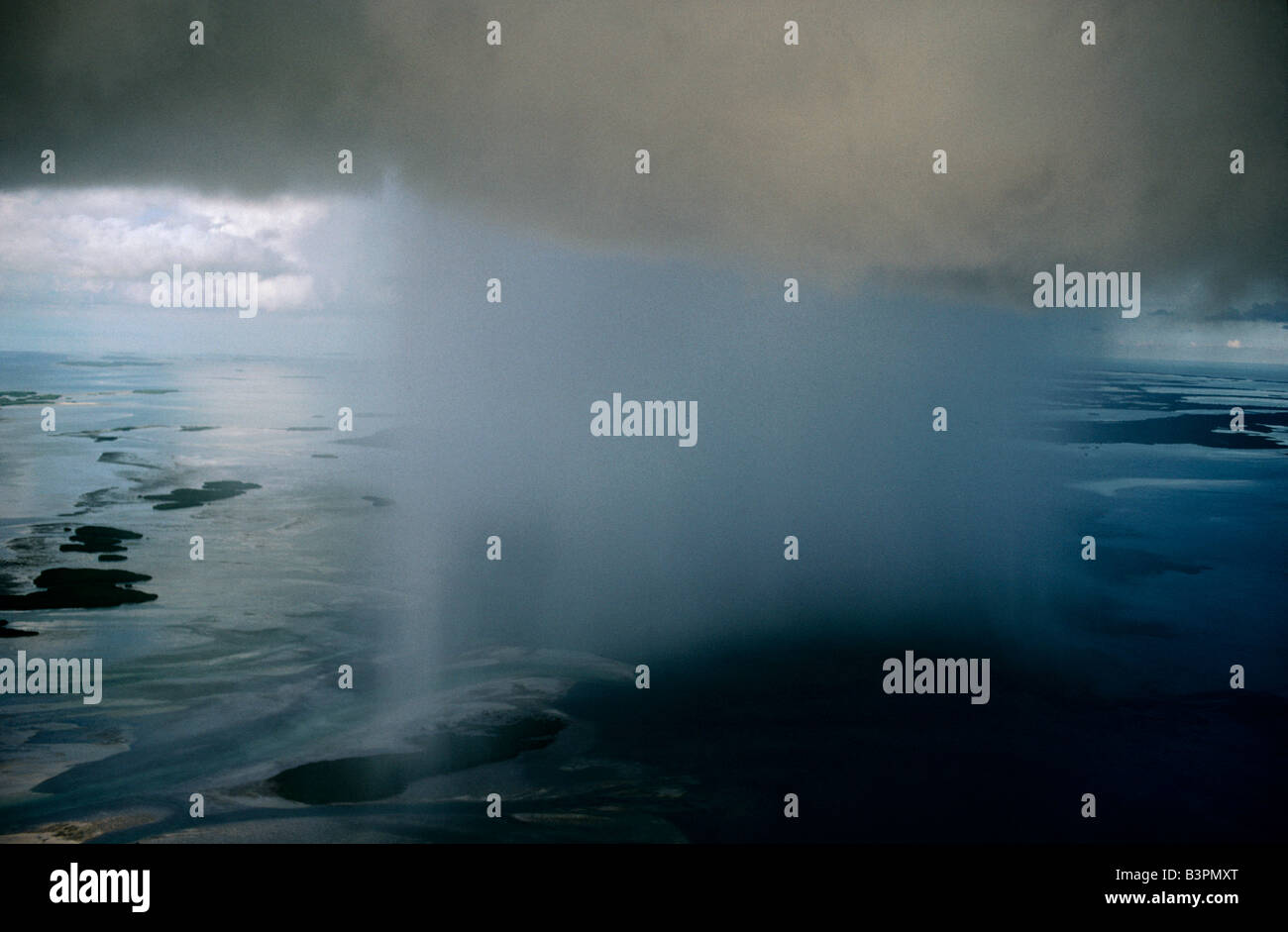 3628 7 Regenschauer über Florida Bay in den unteren Tasten Stockfoto