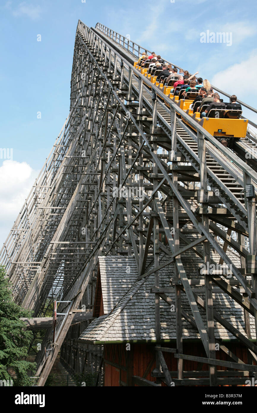Holzachterbahn im Heide Park Soltau Deutschland Größte Holz Achterbahn der Welt Heide Park