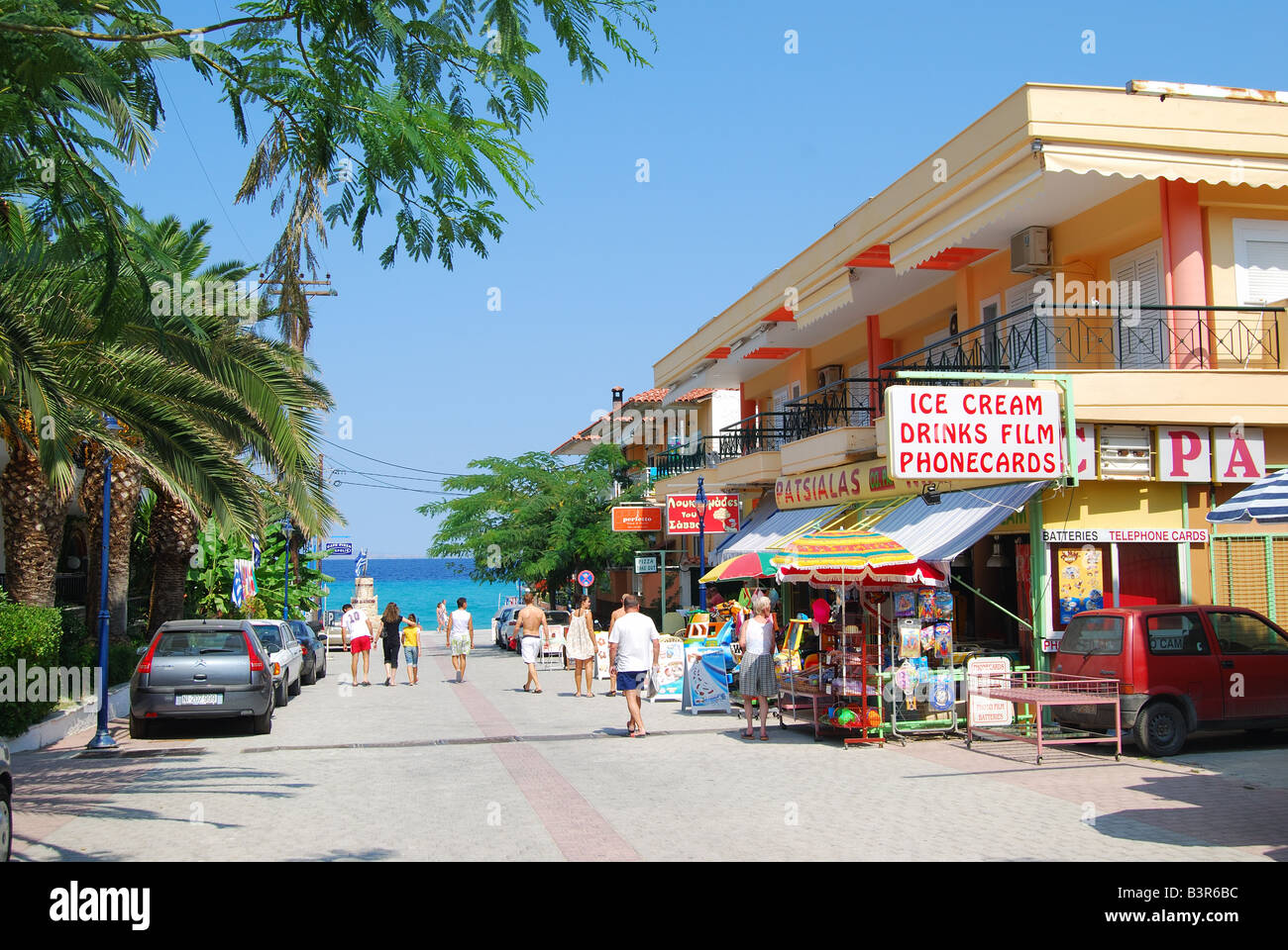 Fußweg zum Strand, Kassandra, Halbinsel Kassandra, Chalkidiki, Zentralmakedonien, Griechenland Stockfoto