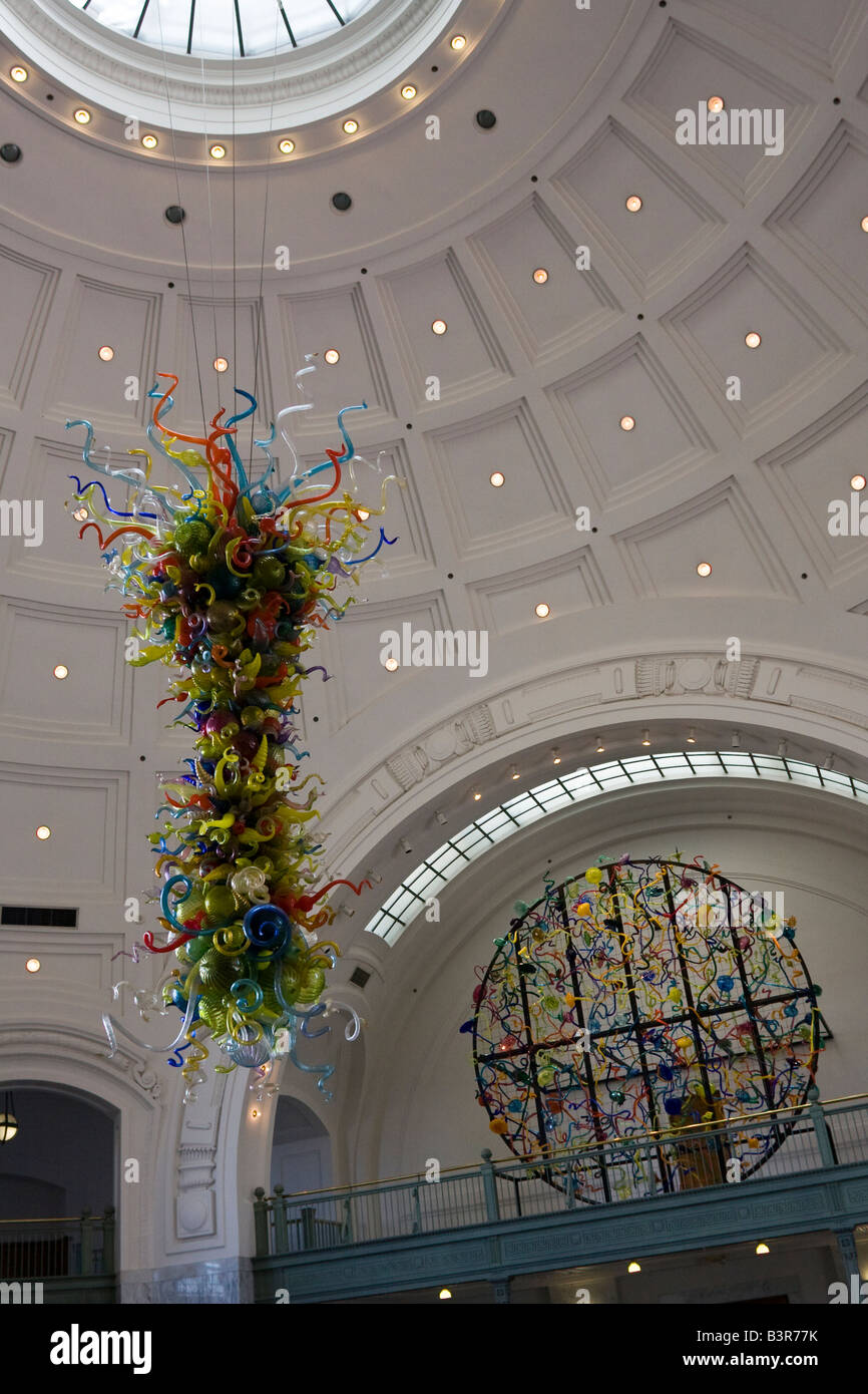 Dale Chihuly Glasskulptur "End of the Day" in der Rotunde des Union Station Tacoma Washington State WA USA Stockfoto