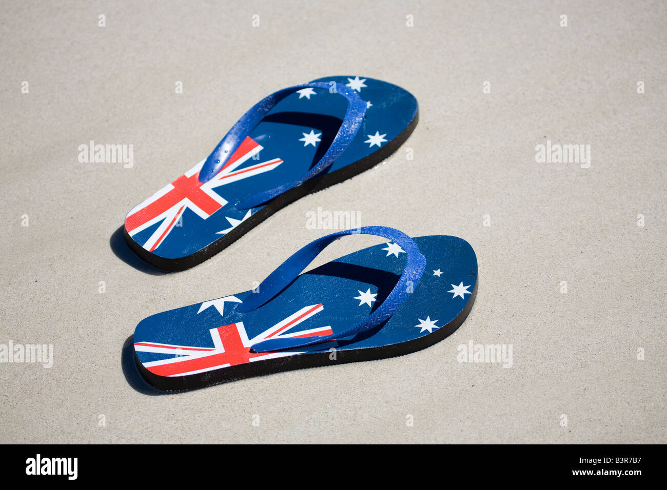 Badeschuhe am Strand Australien Stockfoto
