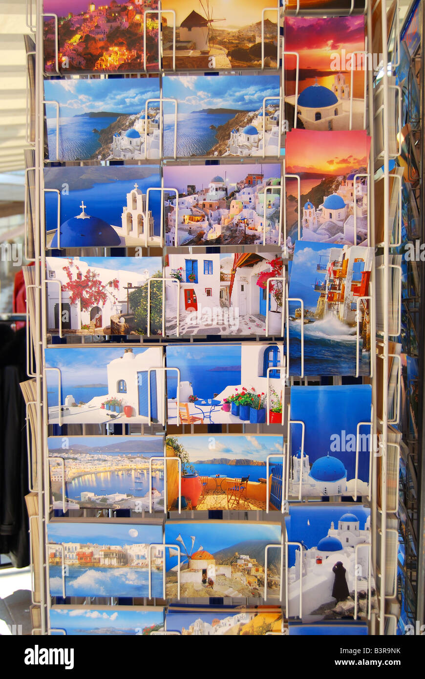 Postkarte-Racks, Strand Promenade, Hanioti, Kassandra Halbinsel Chalkidiki, Zentralmakedonien, Griechenland Stockfoto