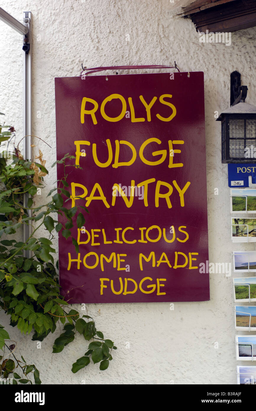 Rolys Fudge Speisekammer Schild am Dunster Dorf N Somerset Stockfoto