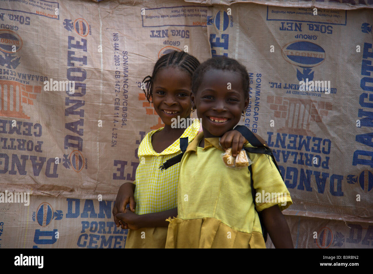 Kinder in der Durumi Marktbereich von Abuja, Nigeria Stockfoto