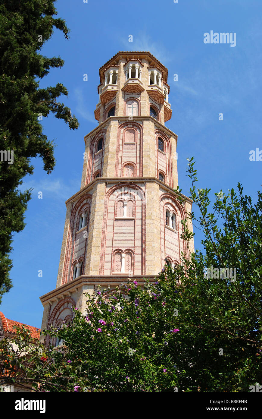 Trion Ierarchon griechisch-orthodoxe Kirche Glockenturm, Thessaloniki, Chalkidiki, Zentralmakedonien, Griechenland Stockfoto