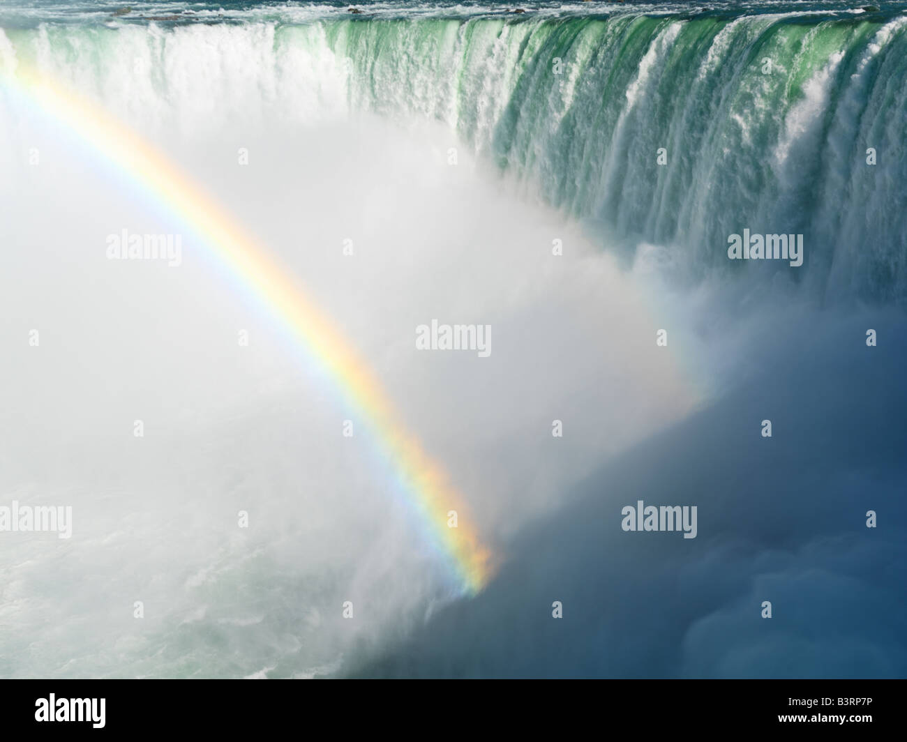 Kanada, Ontario, Niagara Falls, Kanada fällt mit einem Regenbogen Stockfoto