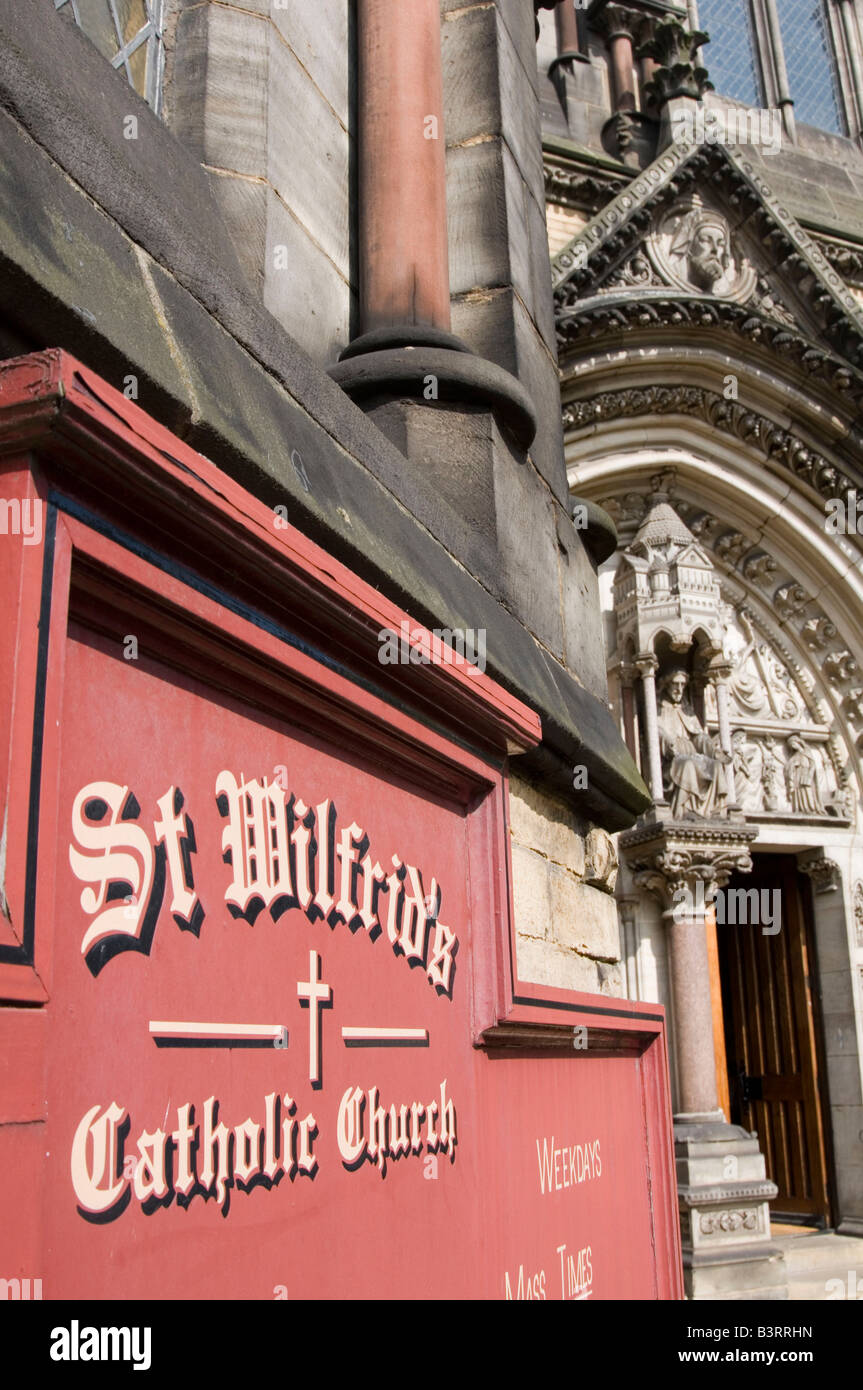 katholische Kirche Katholizismus katholische Kirche Katholizismus St. Winifreds York uk Religion religiöse Gebäude Service Anbetung Anbetung Stockfoto