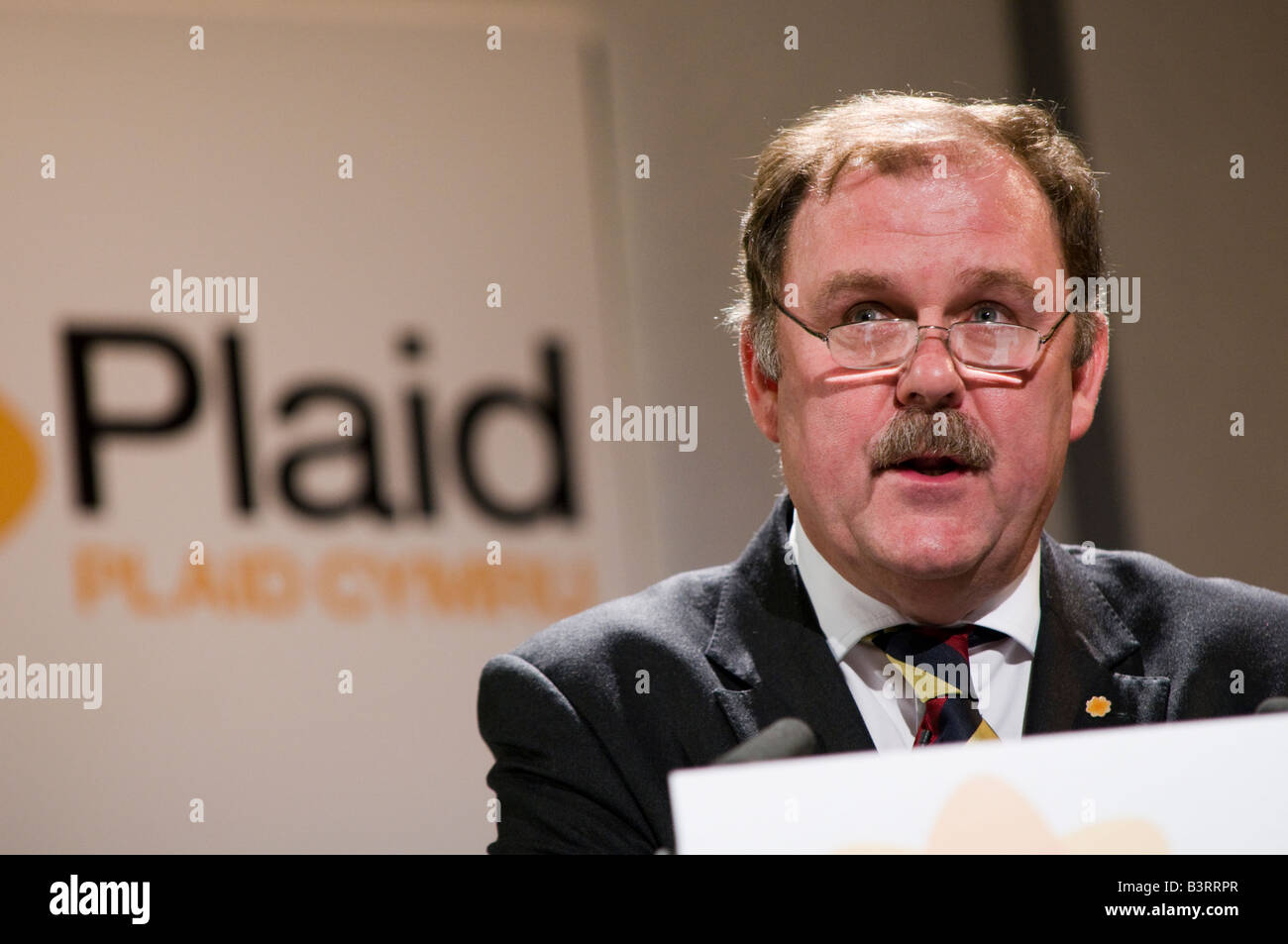 ELFYN LLWYD MP Anführer der Plaid Cymru Gruppe in Westminster Adressierung der Plaid Cymru walisischen Partei Jahreskonferenz Stockfoto