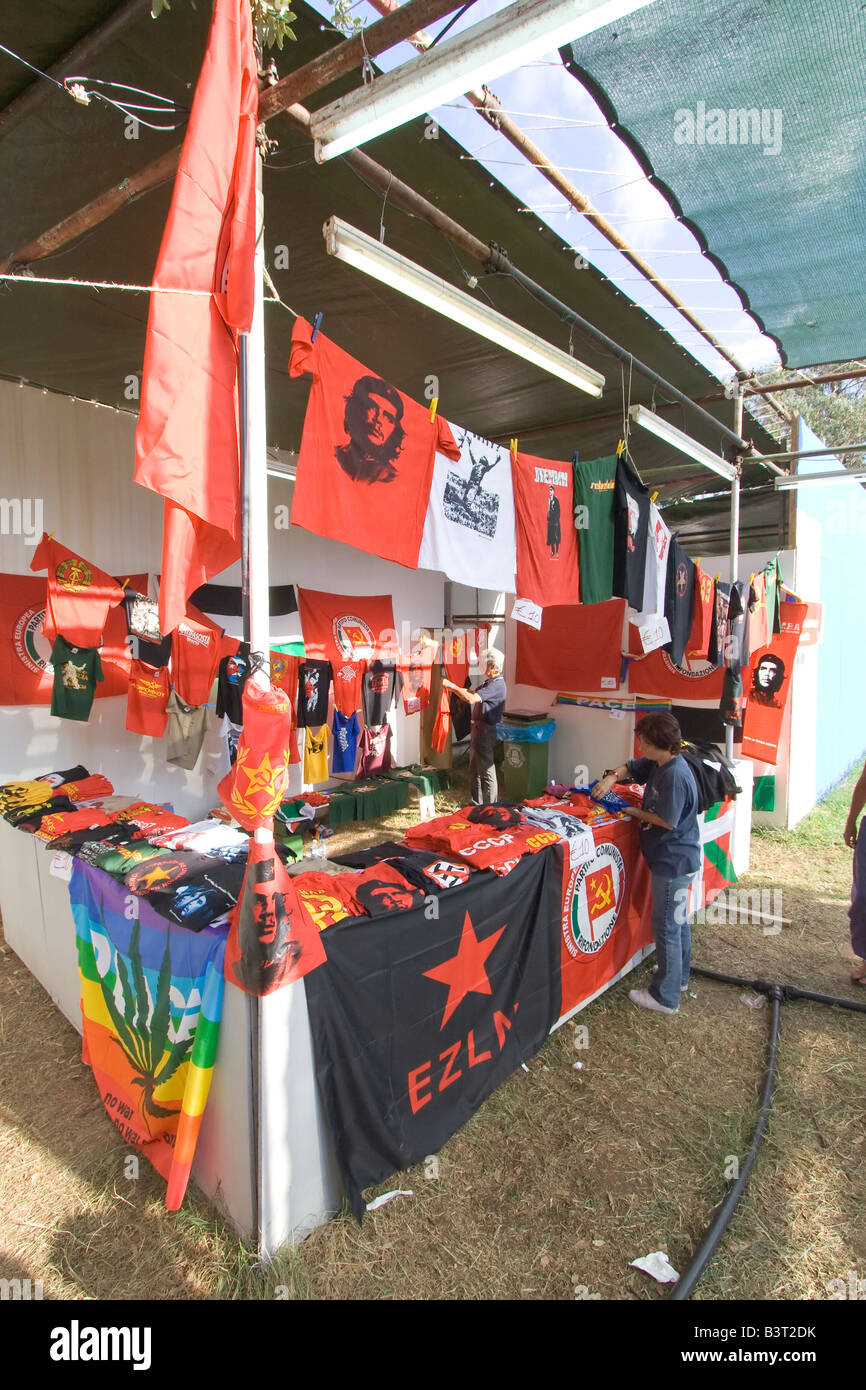Partito Rifondazione Comunista stehen in Festa Avante, Portugal. FELD "BESCHREIBUNG" FÜR WEITERE INFORMATIONEN SIEHE Stockfoto