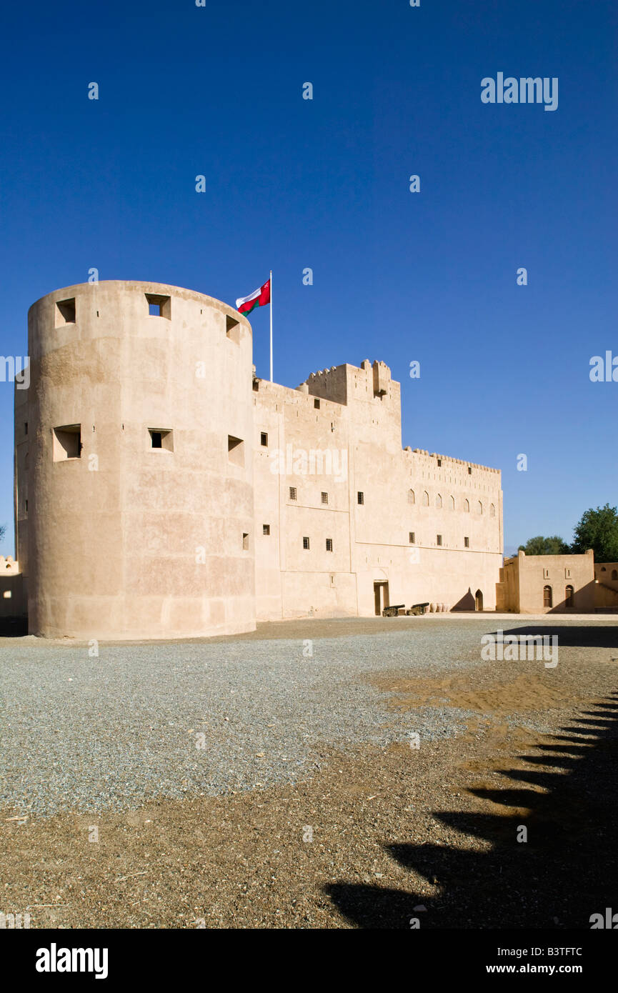 Oman, westlichen Hajar-Gebirge, Jabrin. Jabrin Castle / Fort, außen Stockfoto