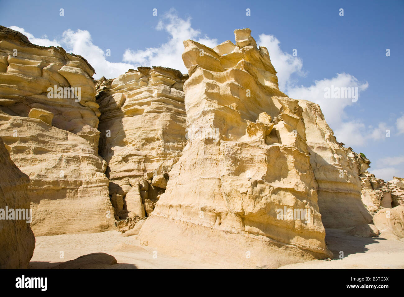Oman, Sharqiya Region Ras Al Jinz. Östlichsten Punkt der arabischen Halbinsel, Felsen Stockfoto