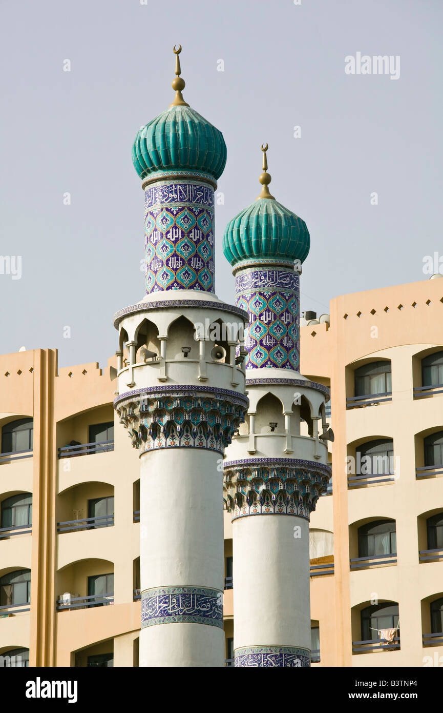Vereinigte Arabische Emirate, Sharjah, Sharjah Stadt. Harborside Moschee Minarette Stockfoto