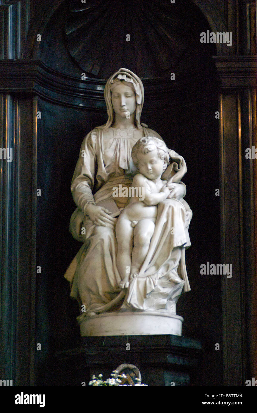 Europa, Belgien, West Vlaanderen, Brügge, Brügge, Michelangelos Madonna mit Kind 1501-1504 in der Gottesmutter-Kirche Stockfoto