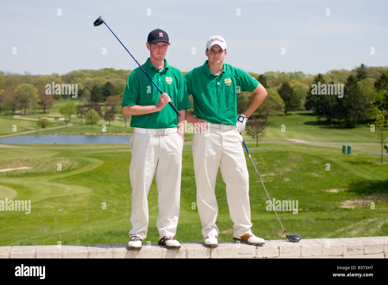 Zwei High School Team Golfer in Connecticut USA Stockfoto