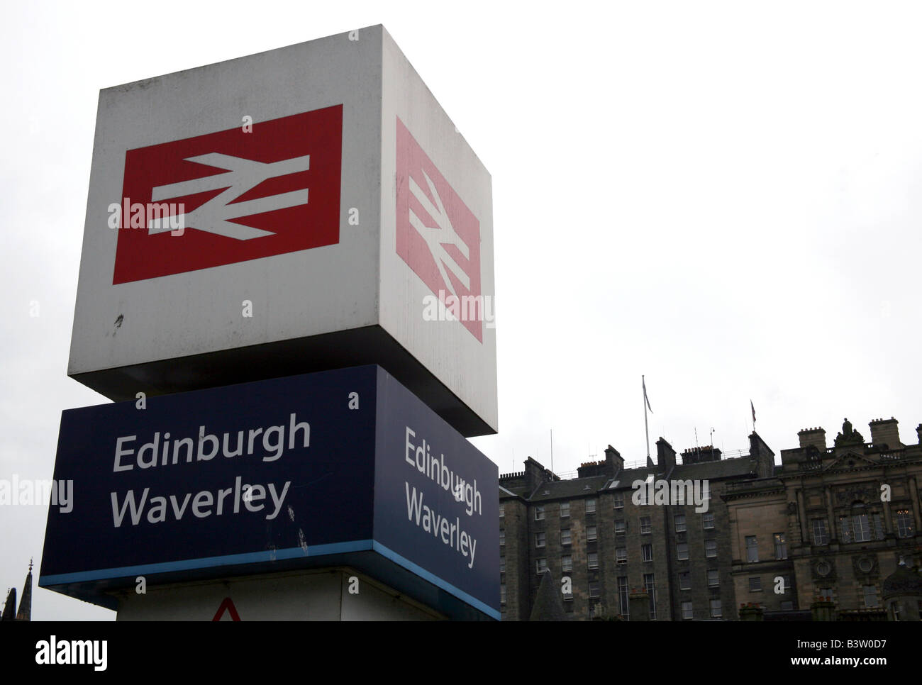 Melden Sie außen Waverley-Bahnhof, Edinburgh Stockfoto