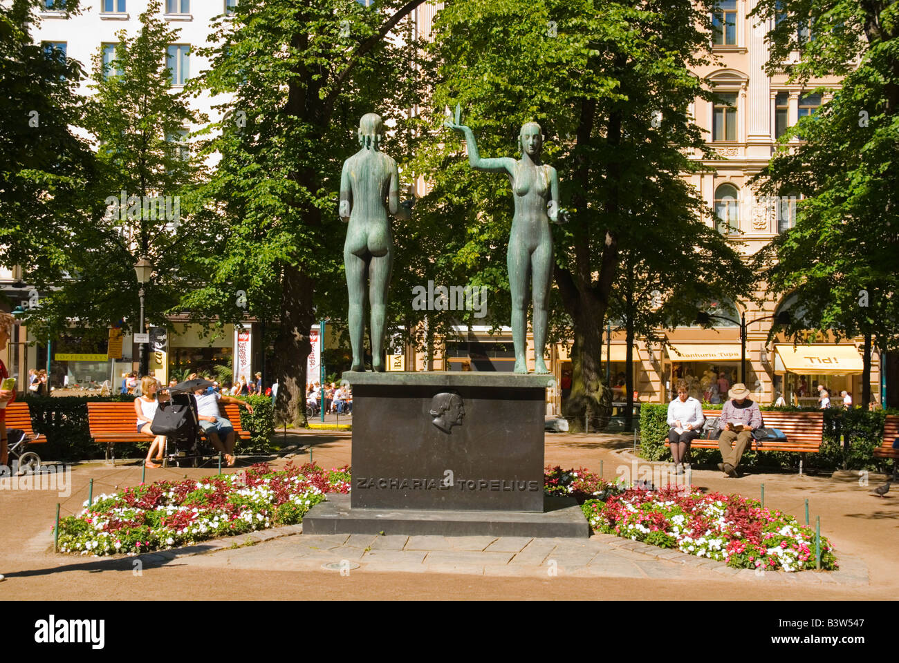 Statue zum Gedenken an Kinder Autor Zacharias Topelius im Esplanade Park in Helsinki Finnland Europa Stockfoto