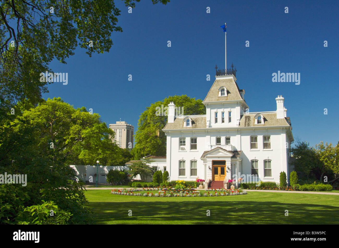 Regierungsgebäude in der Nähe der Manitoba gesetzgebenden Gebäude in Winnipeg, Manitoba Kanada Stockfoto