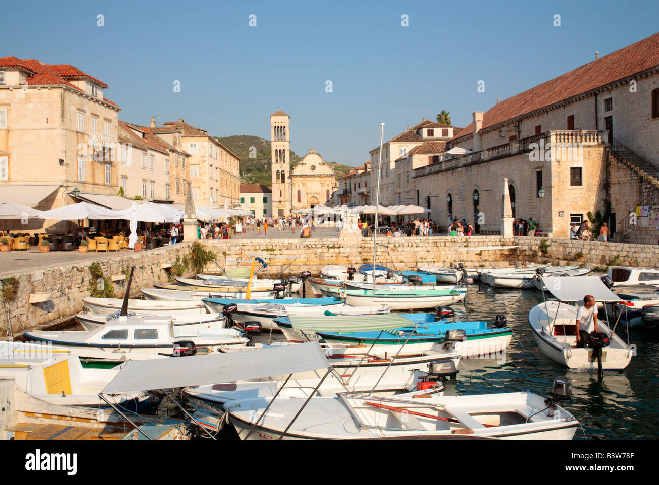 Hauptplatz der Stadt Hvar, Insel Hvar, Kroatien, Osteuropa Stockfoto