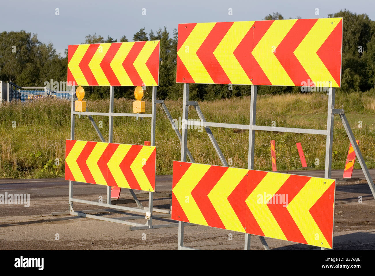 bunte Pfeil Schilder an Baustellen Stockfoto