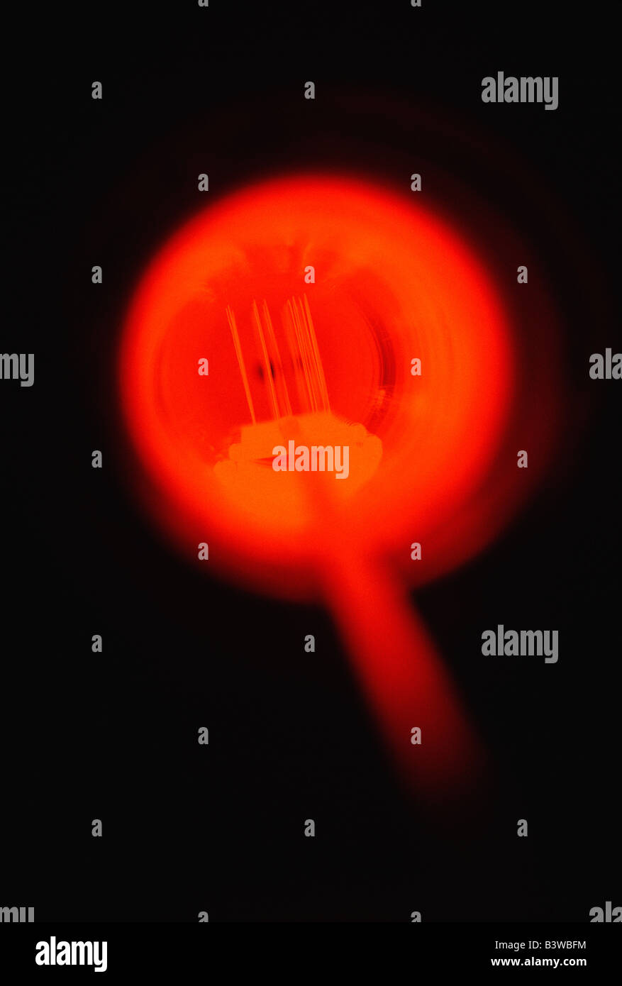 SILIZIUM-WAFER, DIE ZUR HERSTELLUNG VON COMPUTERCHIPS VERWENDET IN HOCHTEMPERATUR-ÖFEN GEBACKEN Stockfoto