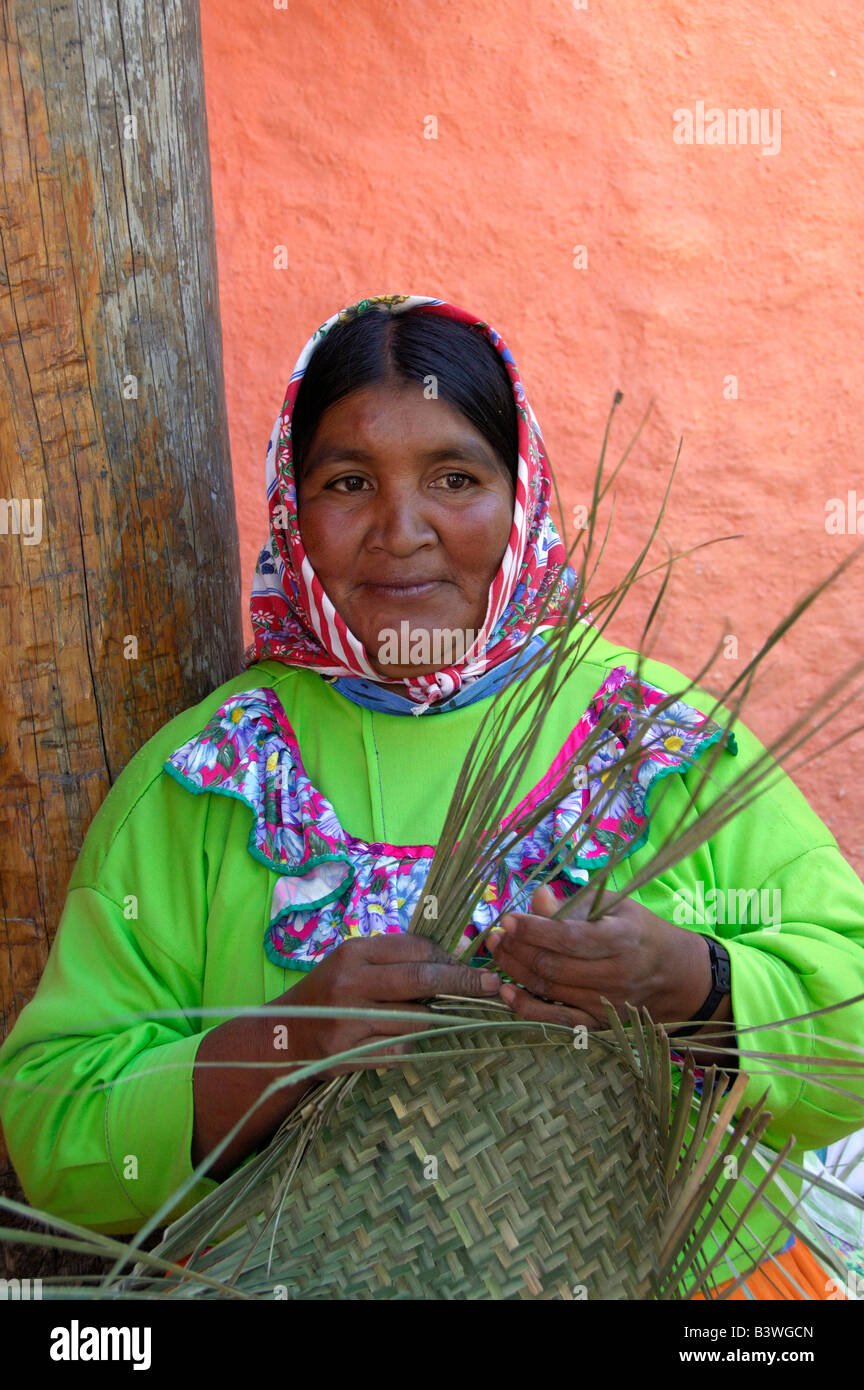 Mexiko, Chihuahua, Copper Canyon. Tarahumara-Indianer. Stockfoto