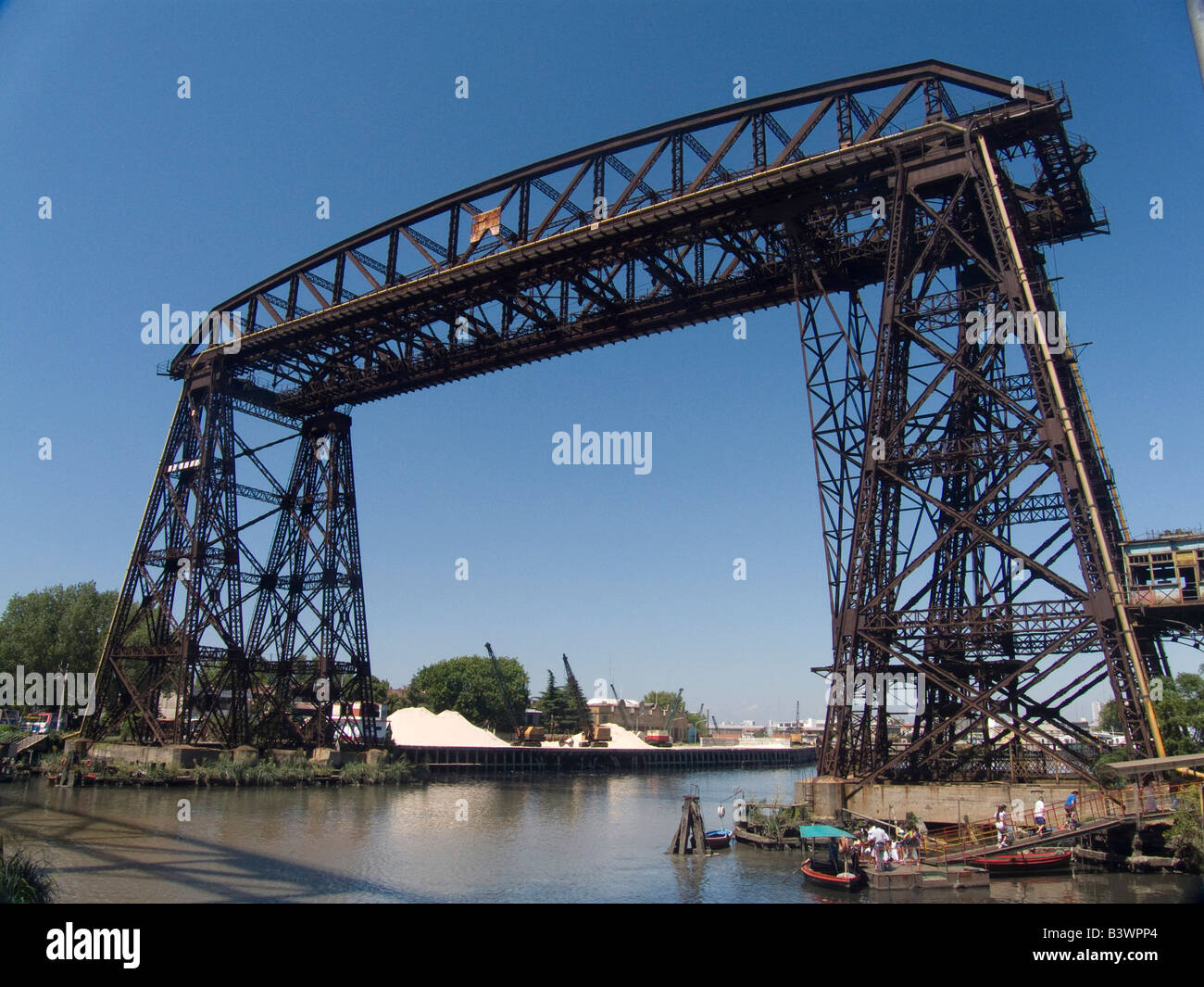 Brücke über einen Fluss, El Riachuelo, Buenos Aires, Argentinien Stockfoto
