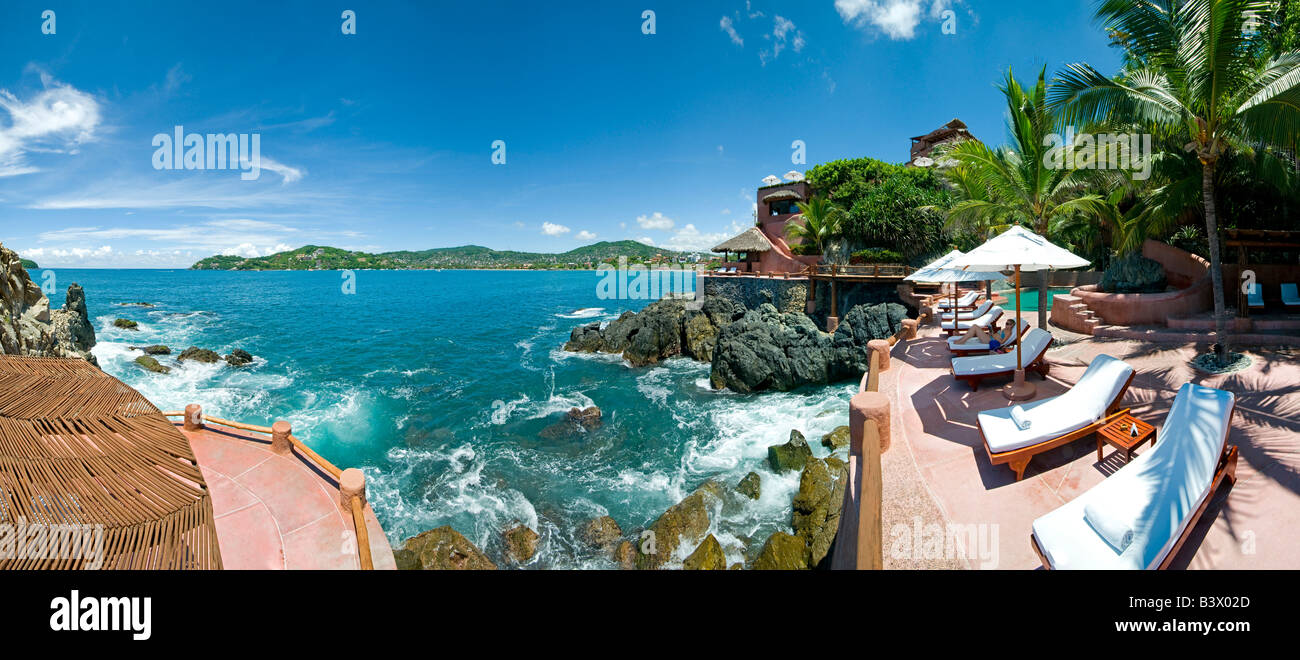 La Casa Que Canta ein Luxus resort auf den Klippen von Zihuatanejo mit Blick auf die Bucht Stockfoto