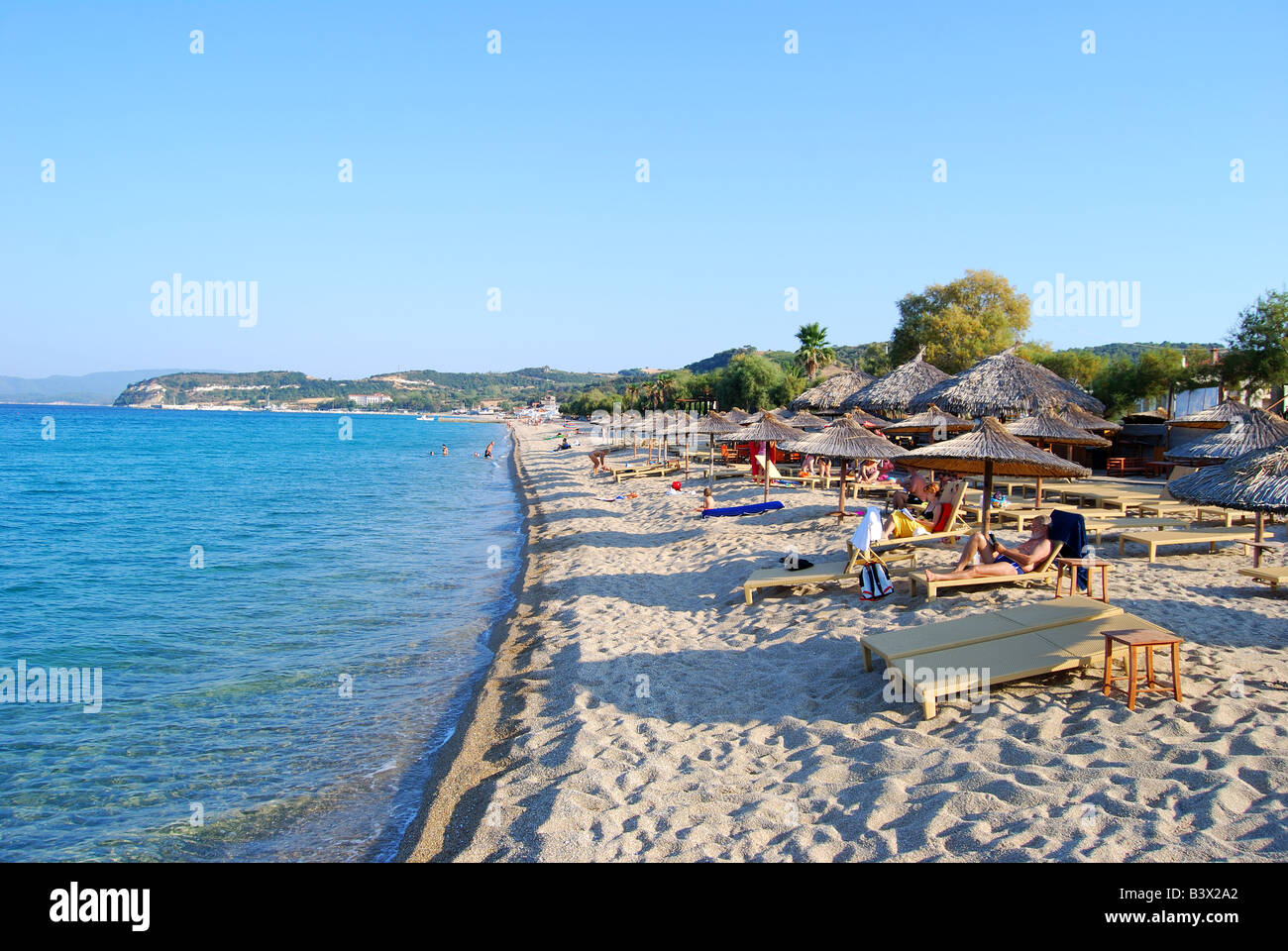 Lerissos Strand bei Sonnenuntergang, Lerissos, Ierissos Golf, Chalkidiki, Zentralmakedonien, Griechenland Stockfoto