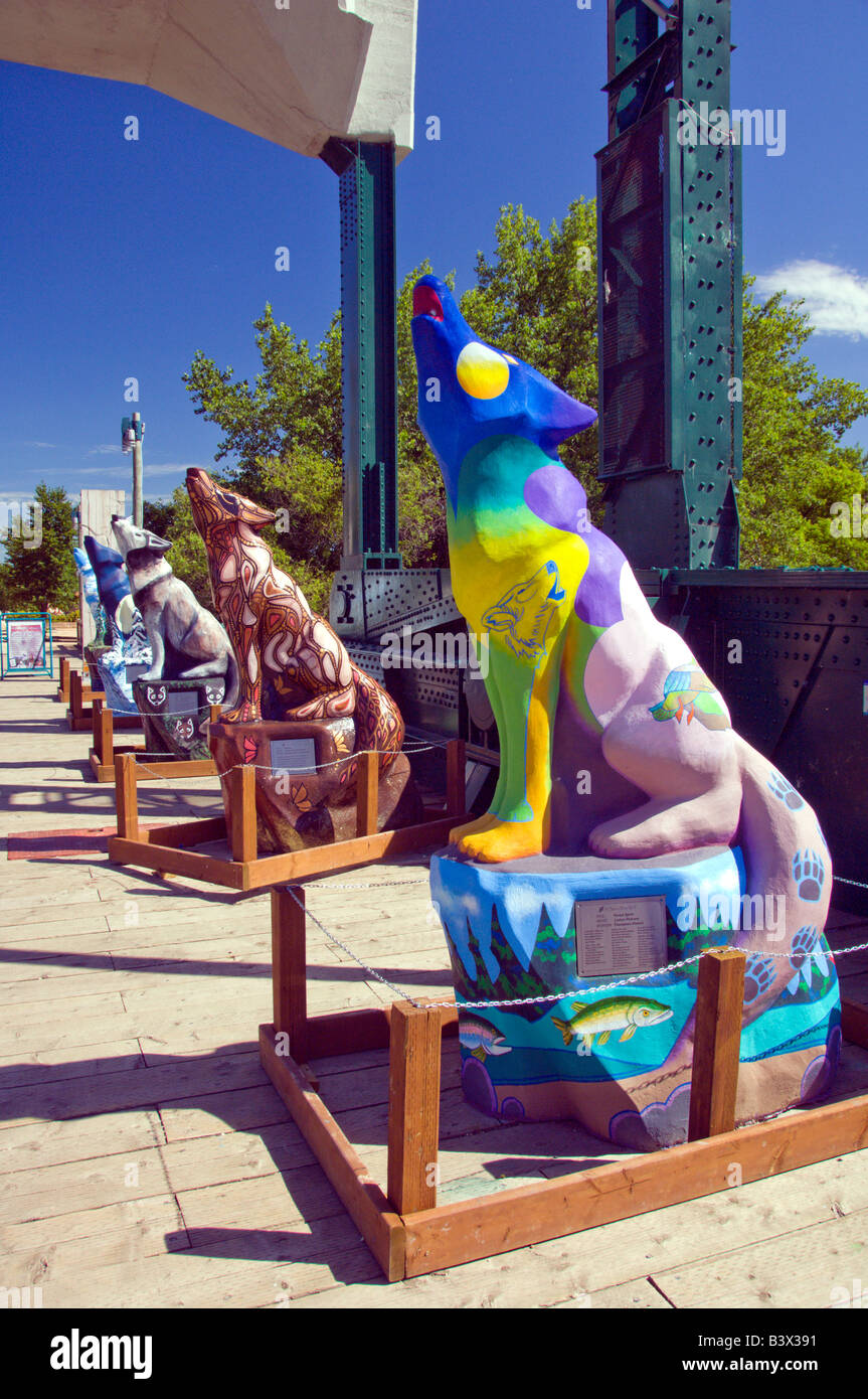 Eine Reihe von Beton Skulpturen Wolfe an The Forks in Winnipeg, Manitoba Kanada Stockfoto