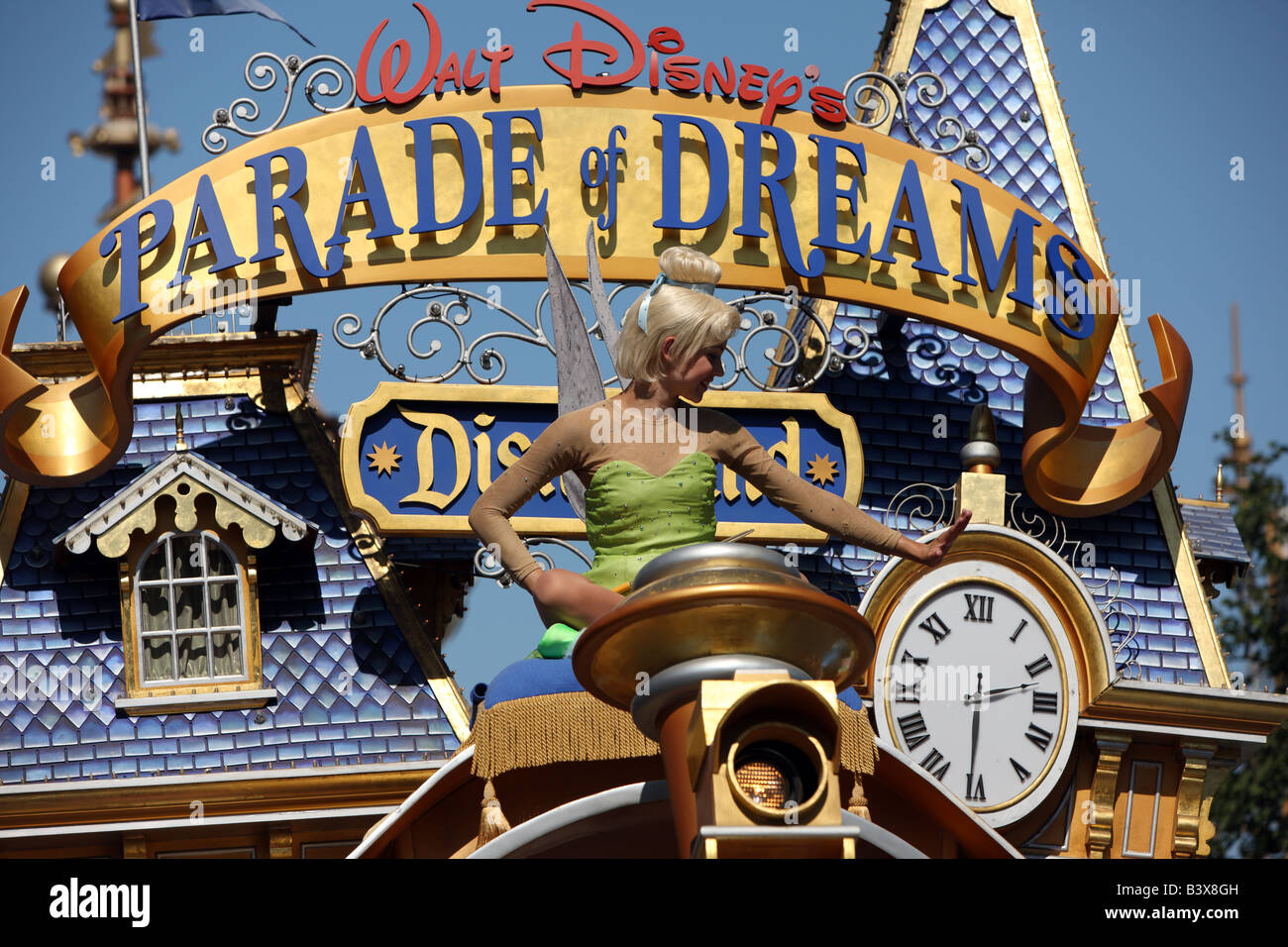 Die große Parade der Träume, Disneys Hauptstraße hinunter. Stockfoto