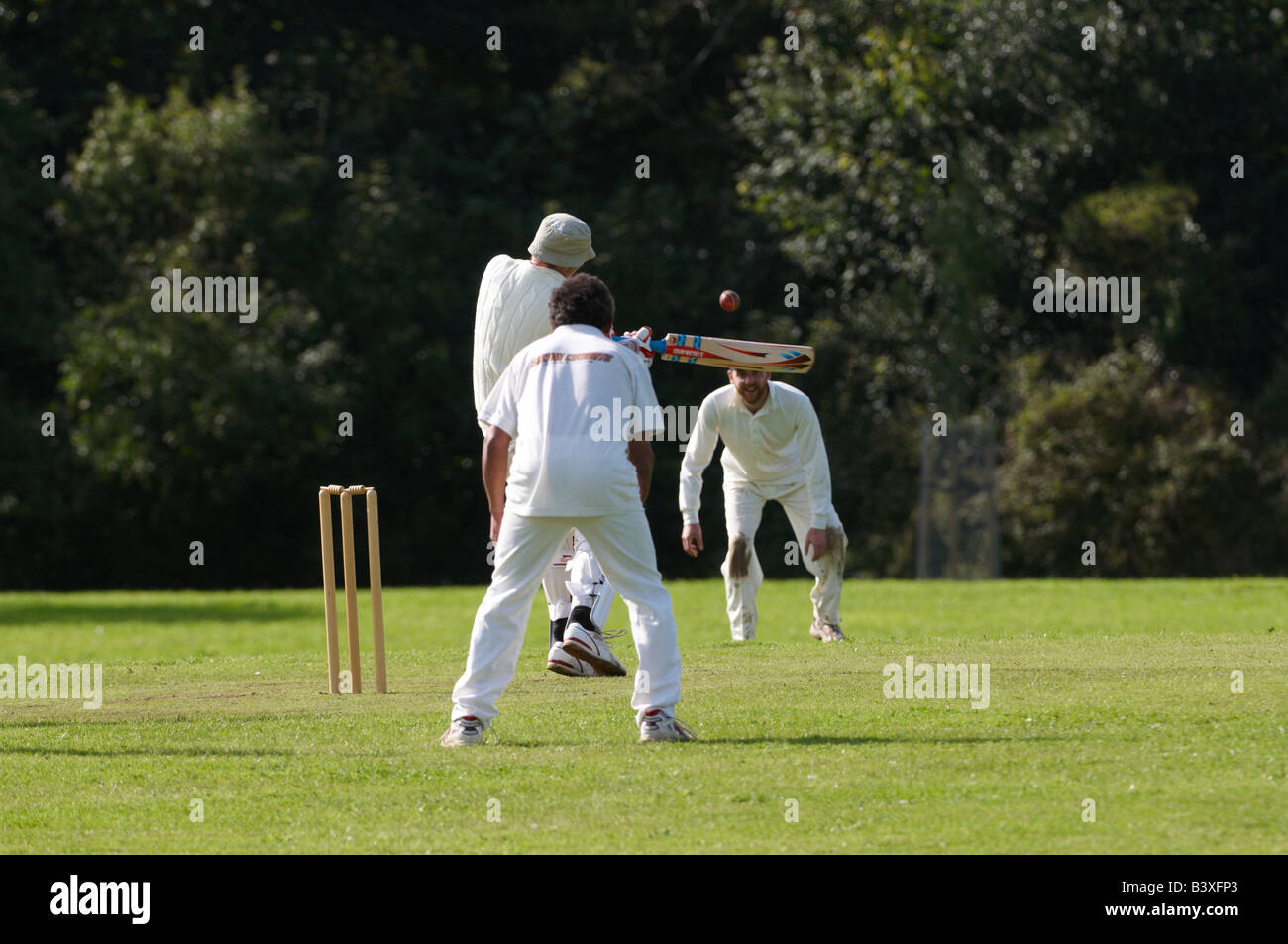 Easton Cowboys & Cowgirls Club spielen Cricket auf er Park Bristol Stockfoto