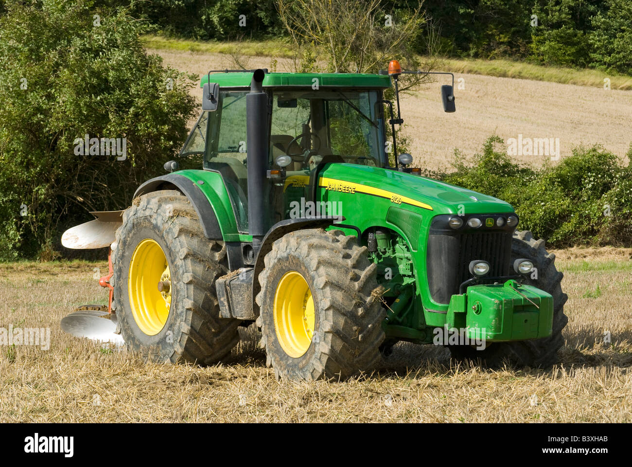John Deere 8120 Traktor beim Pflügen Spiel, Indre-et-Loire, Frankreich. Stockfoto