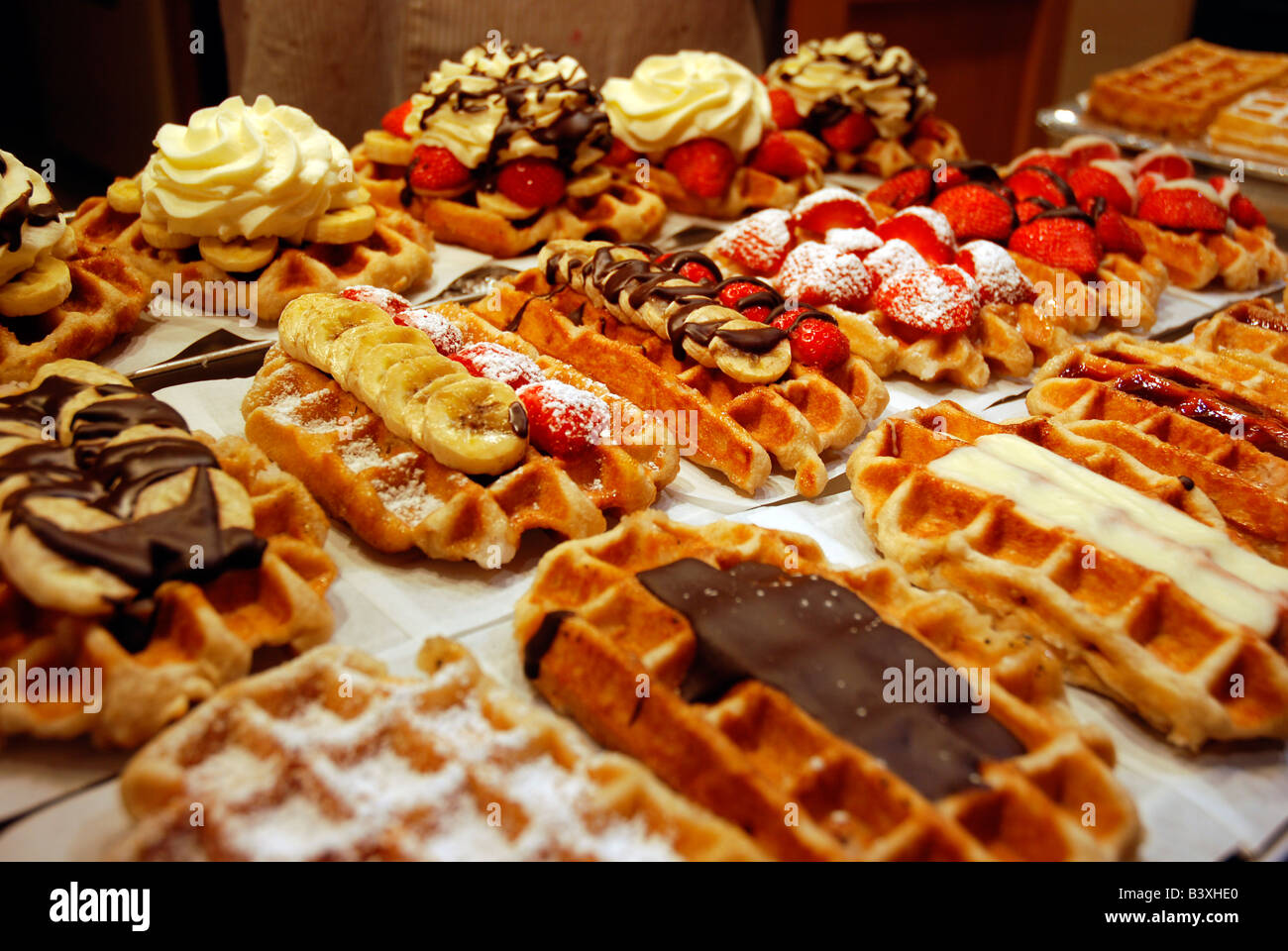 Belgische Waffeln auf einem Display in einem Geschäft in Brüssel ...